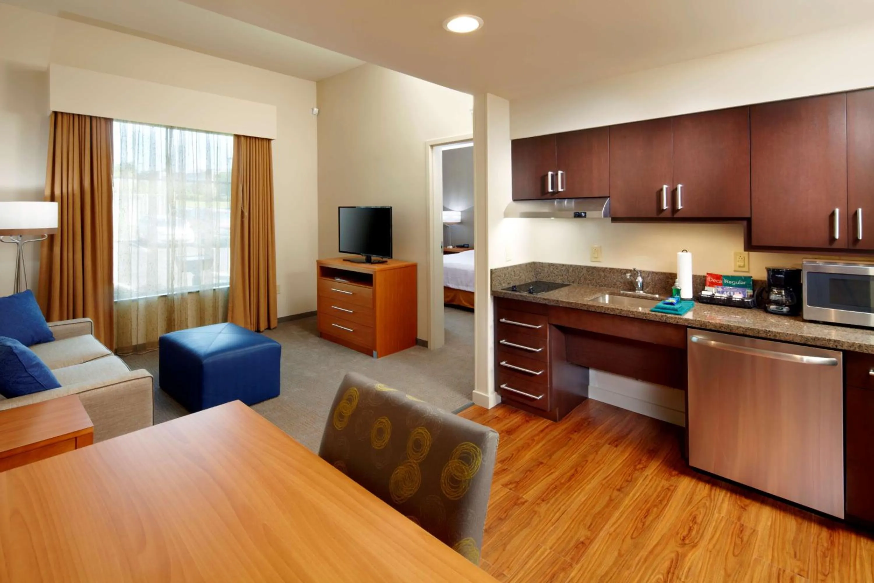 Bedroom in Homewood Suites by Hilton Pittsburgh Airport/Robinson Mall Area
