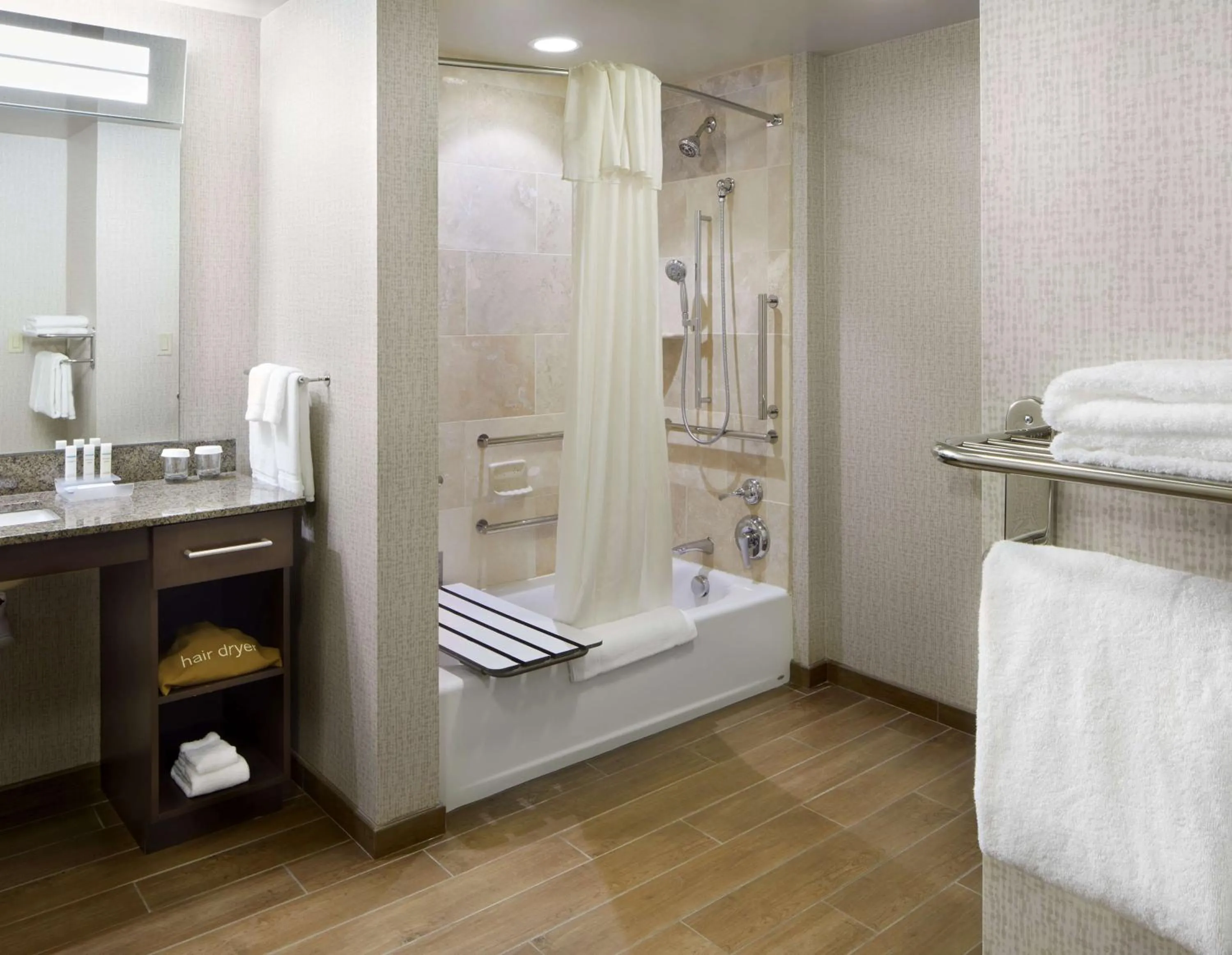 Bathroom, Bed in Homewood Suites by Hilton Pittsburgh Airport/Robinson Mall Area