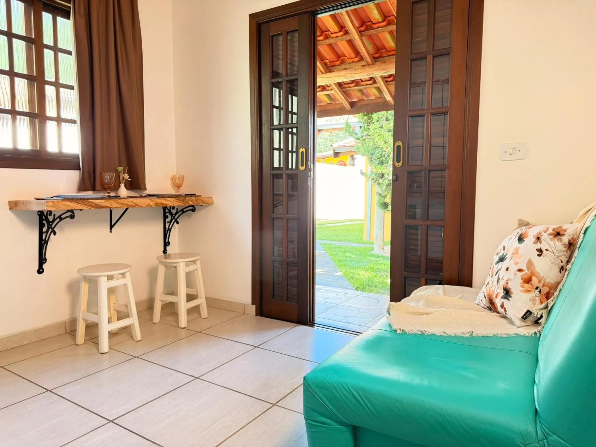 Living room in Juquinha Chalé