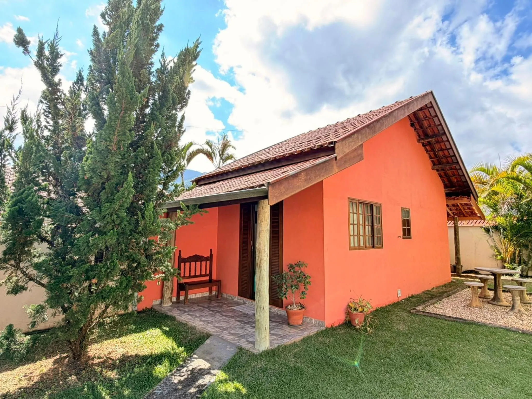 Garden view in Juquinha Chalé