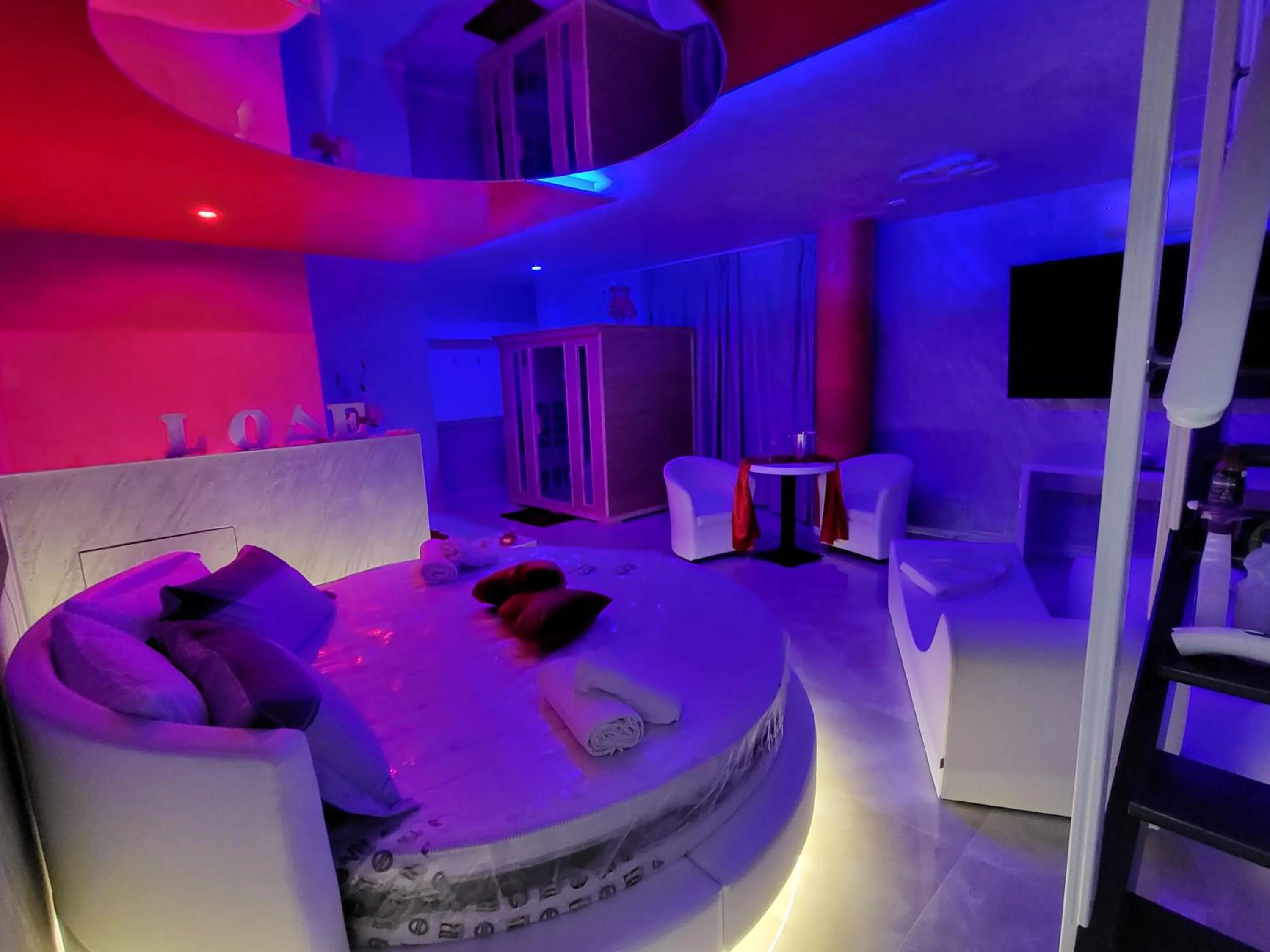 Photo of the whole room, Bed in B&B Luxury Room & SPA