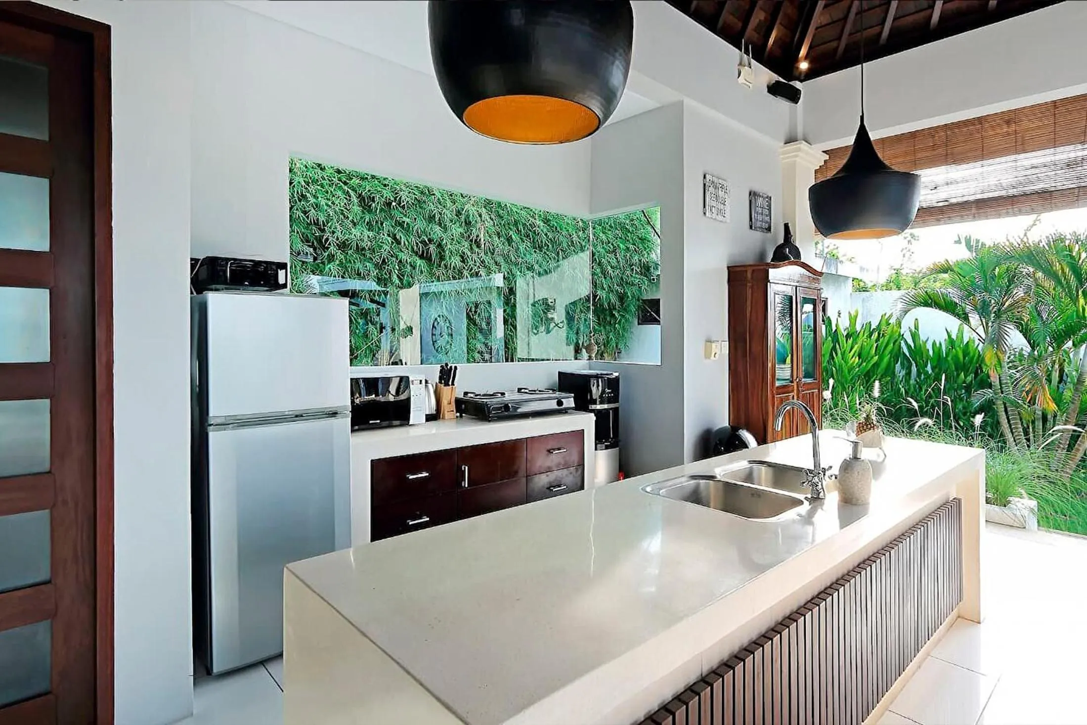 Kitchen or kitchenette in Lumi Villa Uluwatu