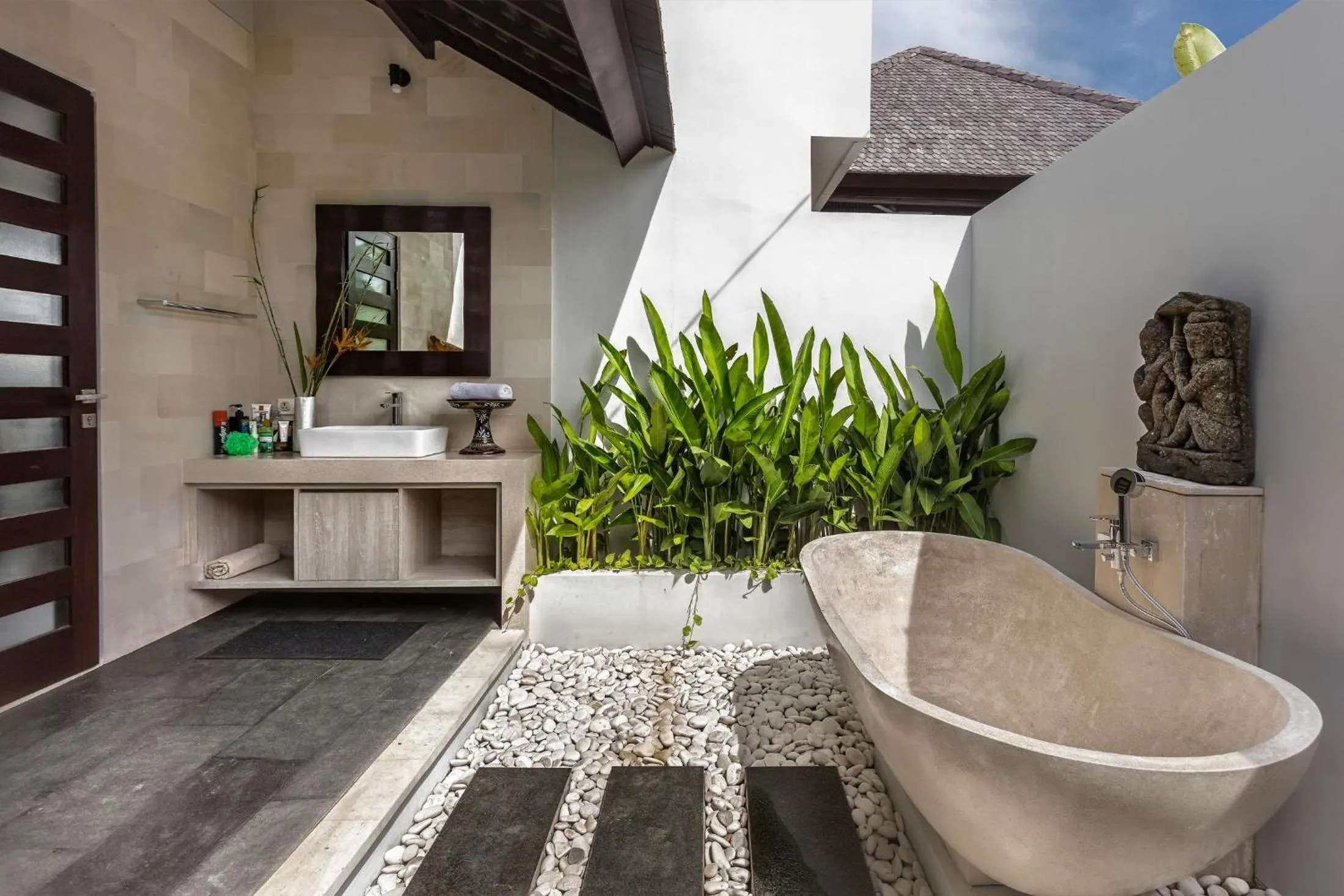 Bathroom in Lumi Villa Uluwatu