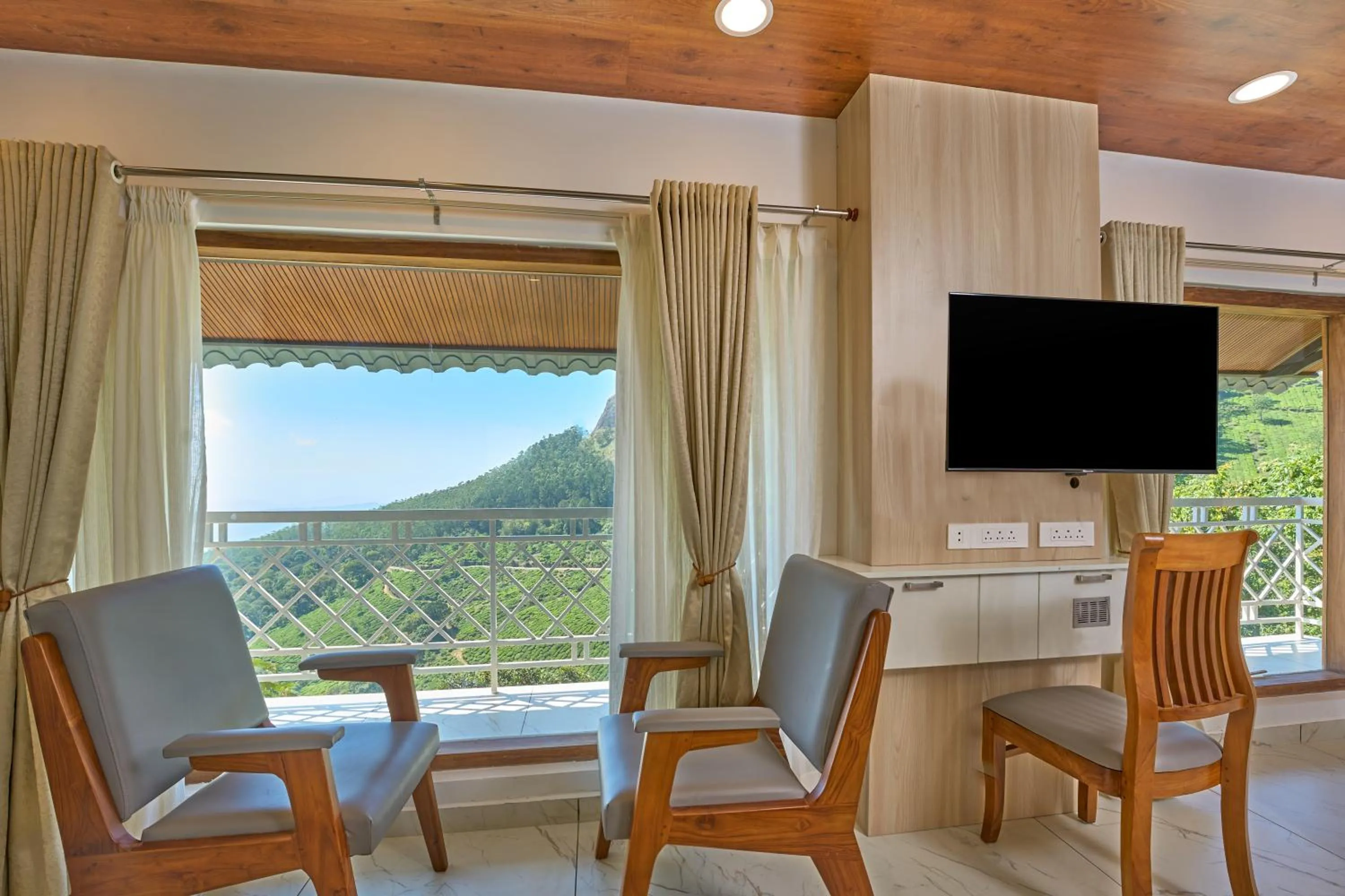 Mountain view in The Planet Munnar