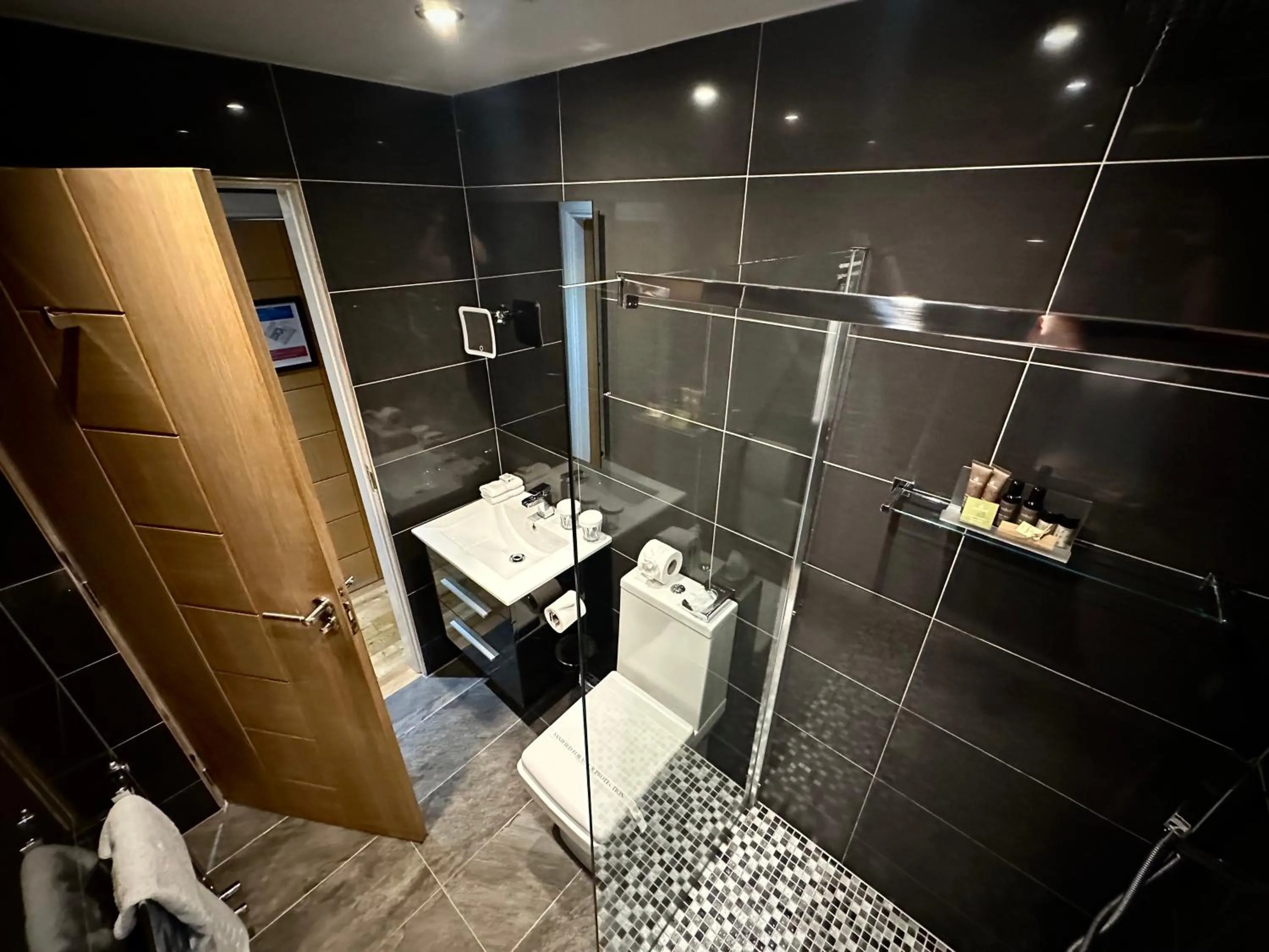 Shower in Halvard Apartments at Castletown