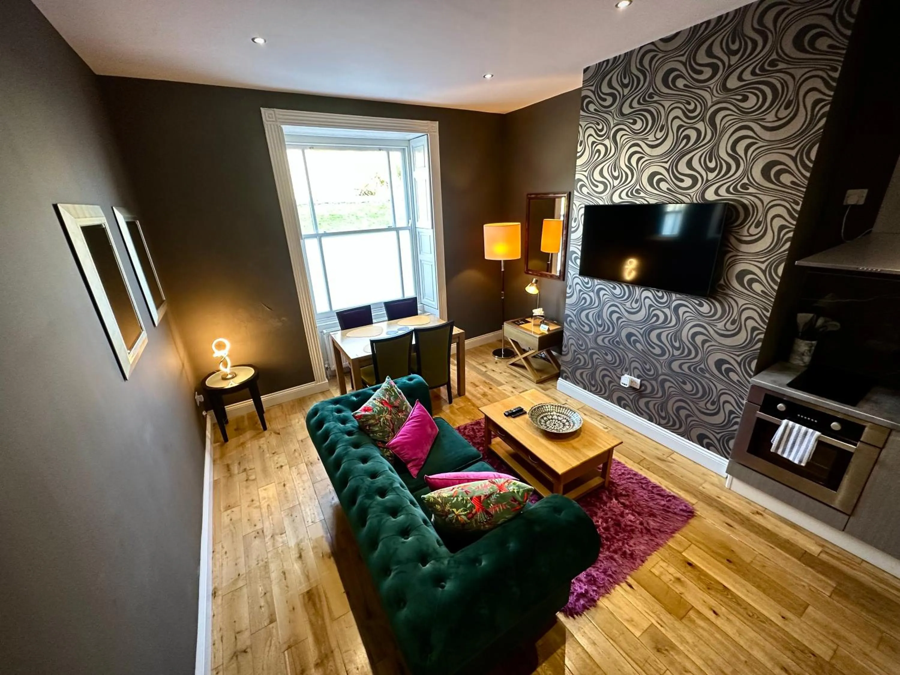 TV and multimedia in Halvard Apartments at Castletown