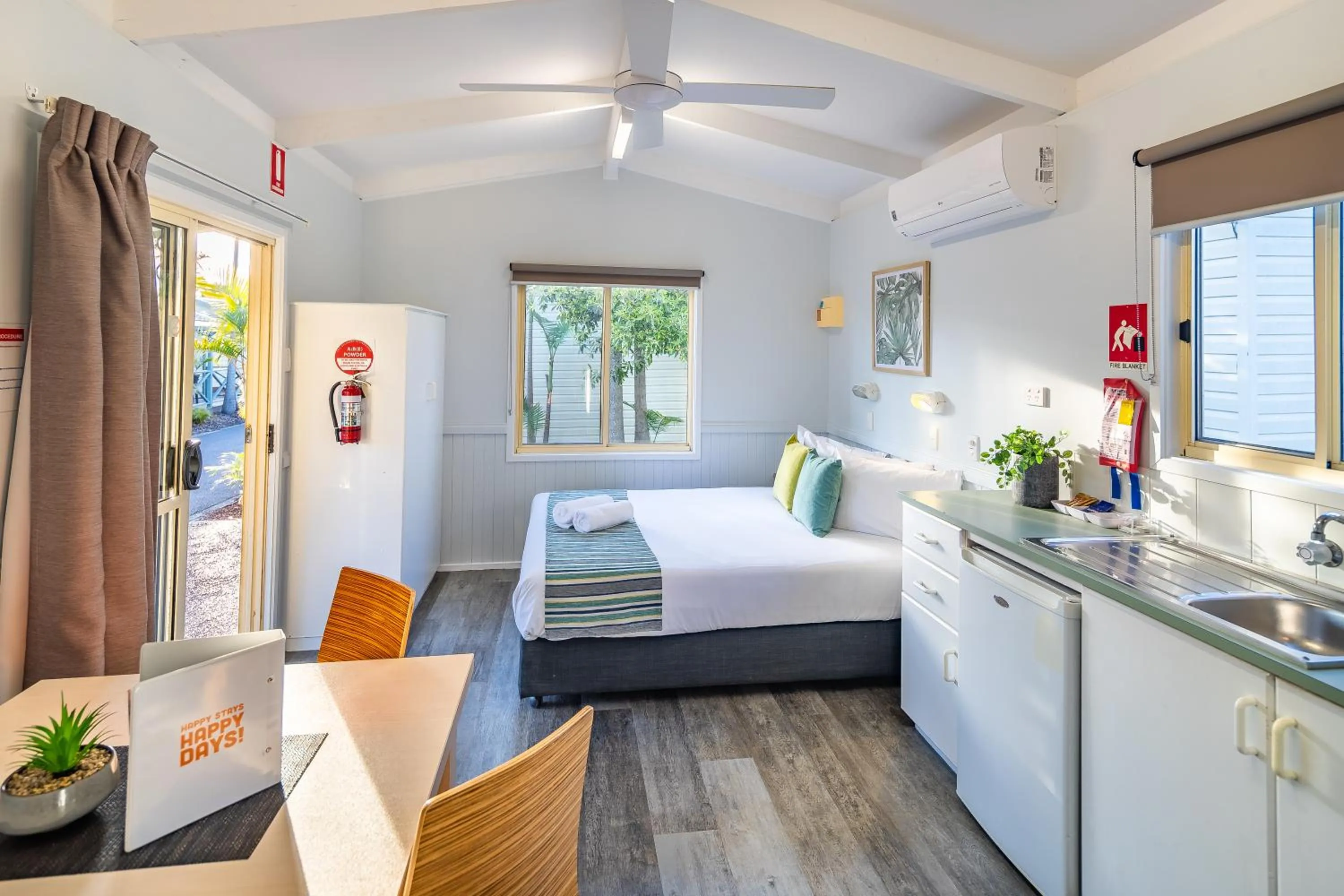 Photo of the whole room, Bed in Ingenia Holidays One Mile Beach