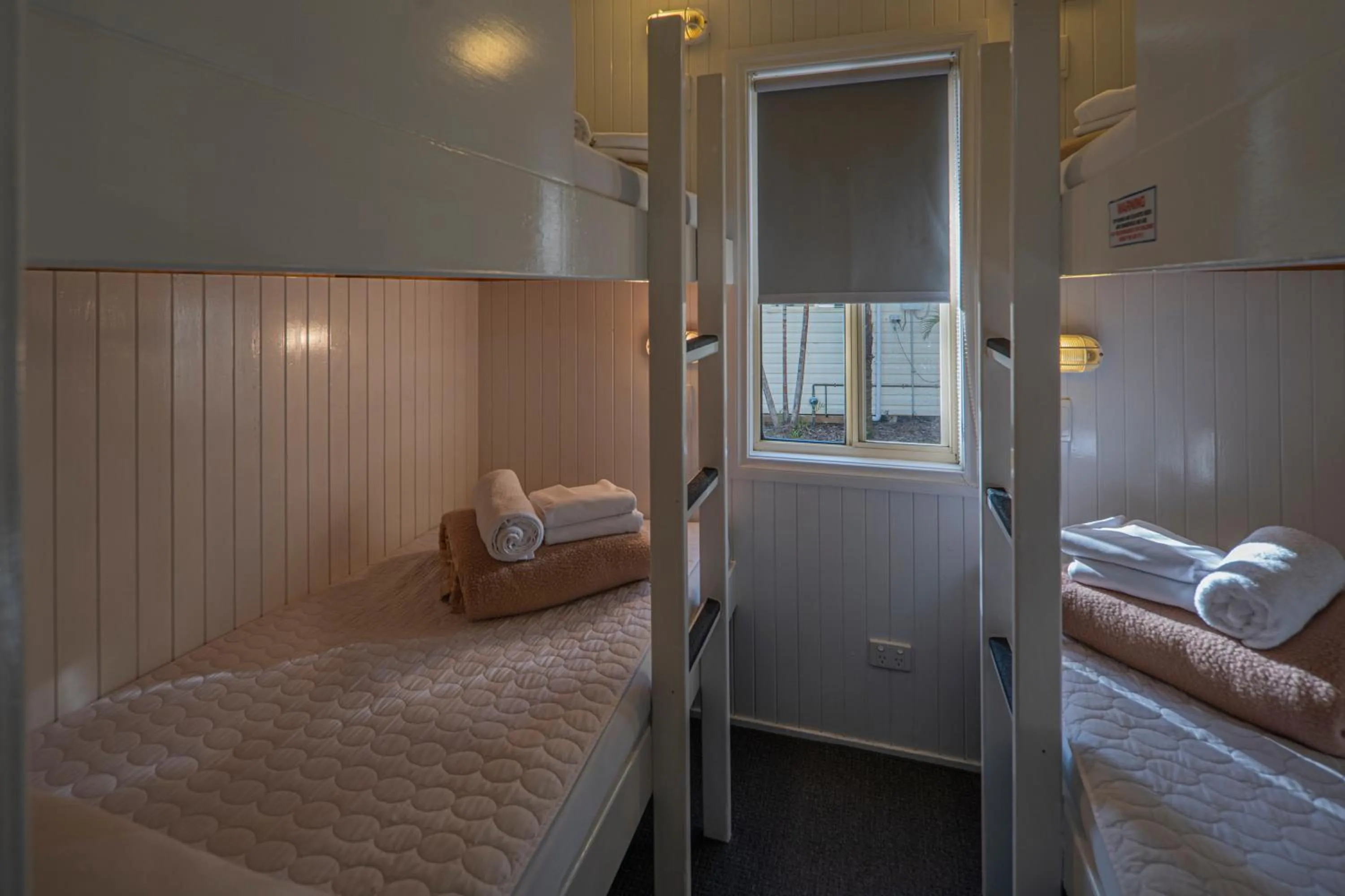 bunk bed, Bed in Ingenia Holidays One Mile Beach