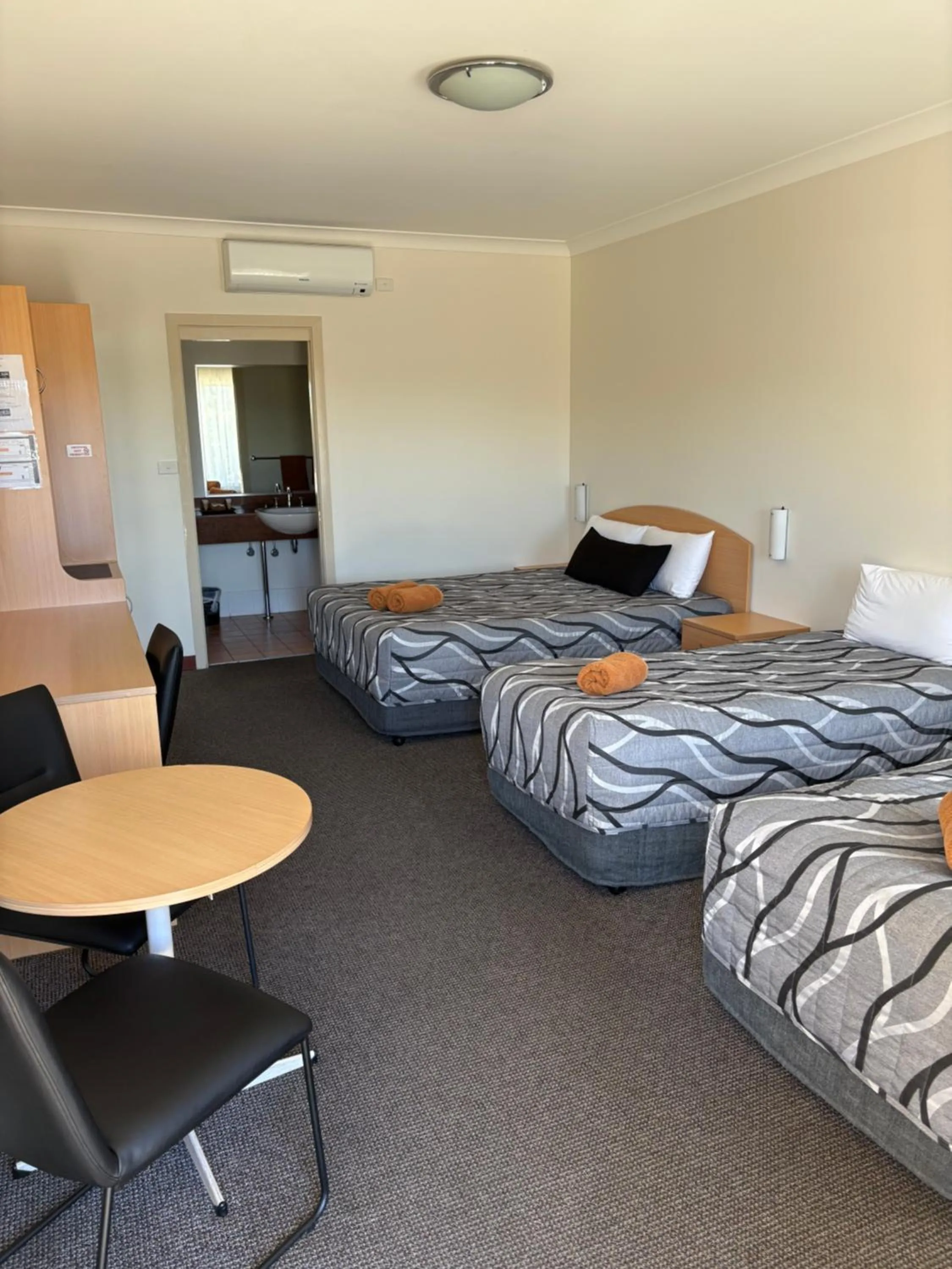 Bed in Golden Guitar Motor Inn