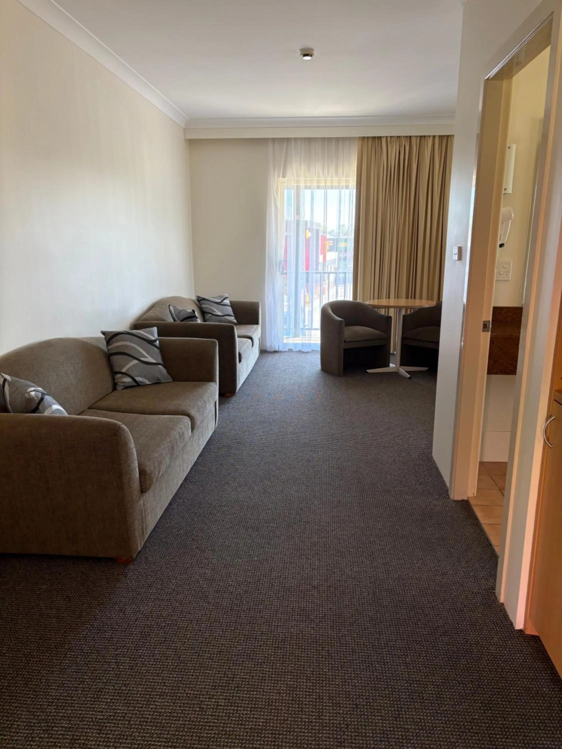 Golden Guitar Motor Inn