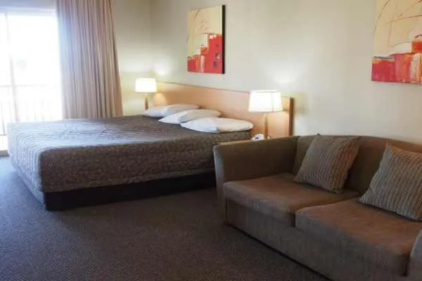 Superior King Room in Golden Guitar Motor Inn