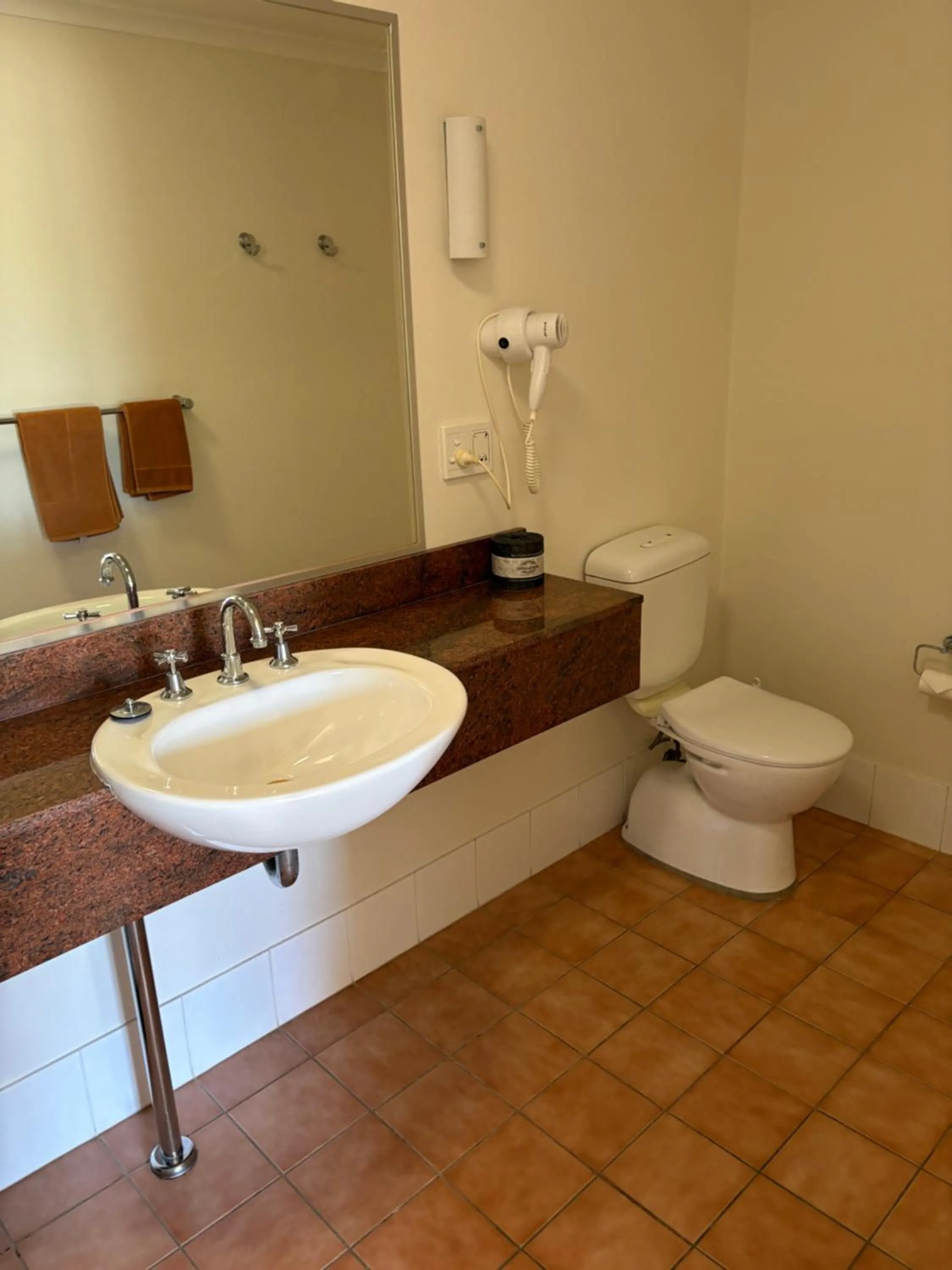 Golden Guitar Motor Inn