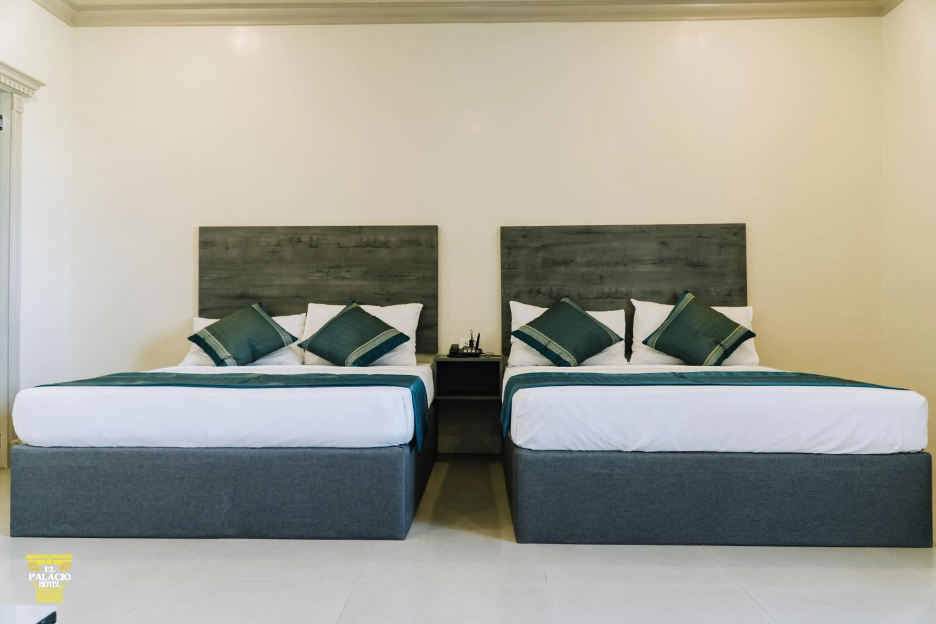 Bed in El Palacio Hotel & Resort