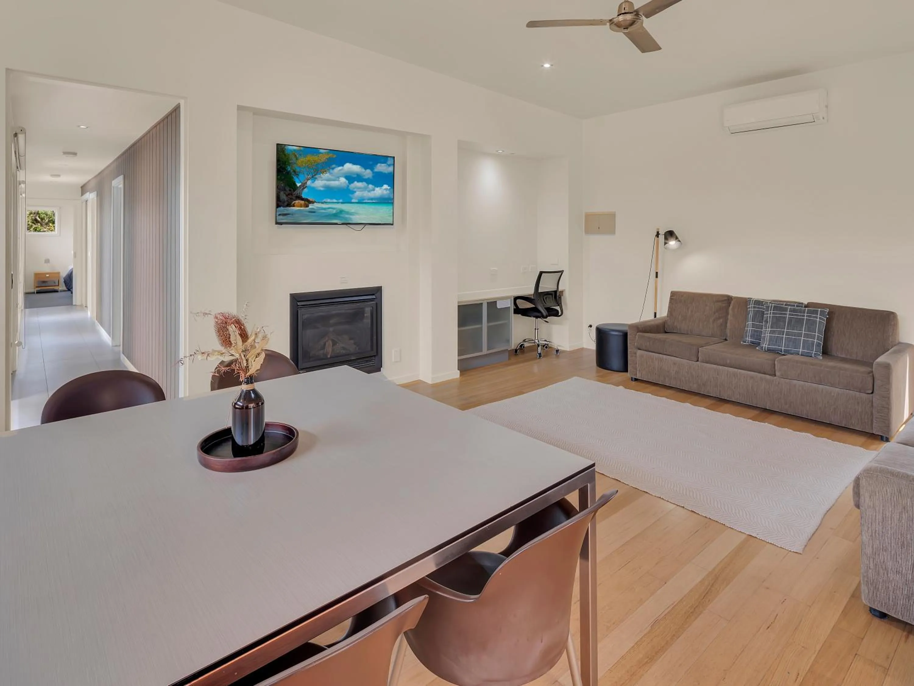 TV and multimedia in BIG4 Ingenia Holidays Queenscliff Beacon