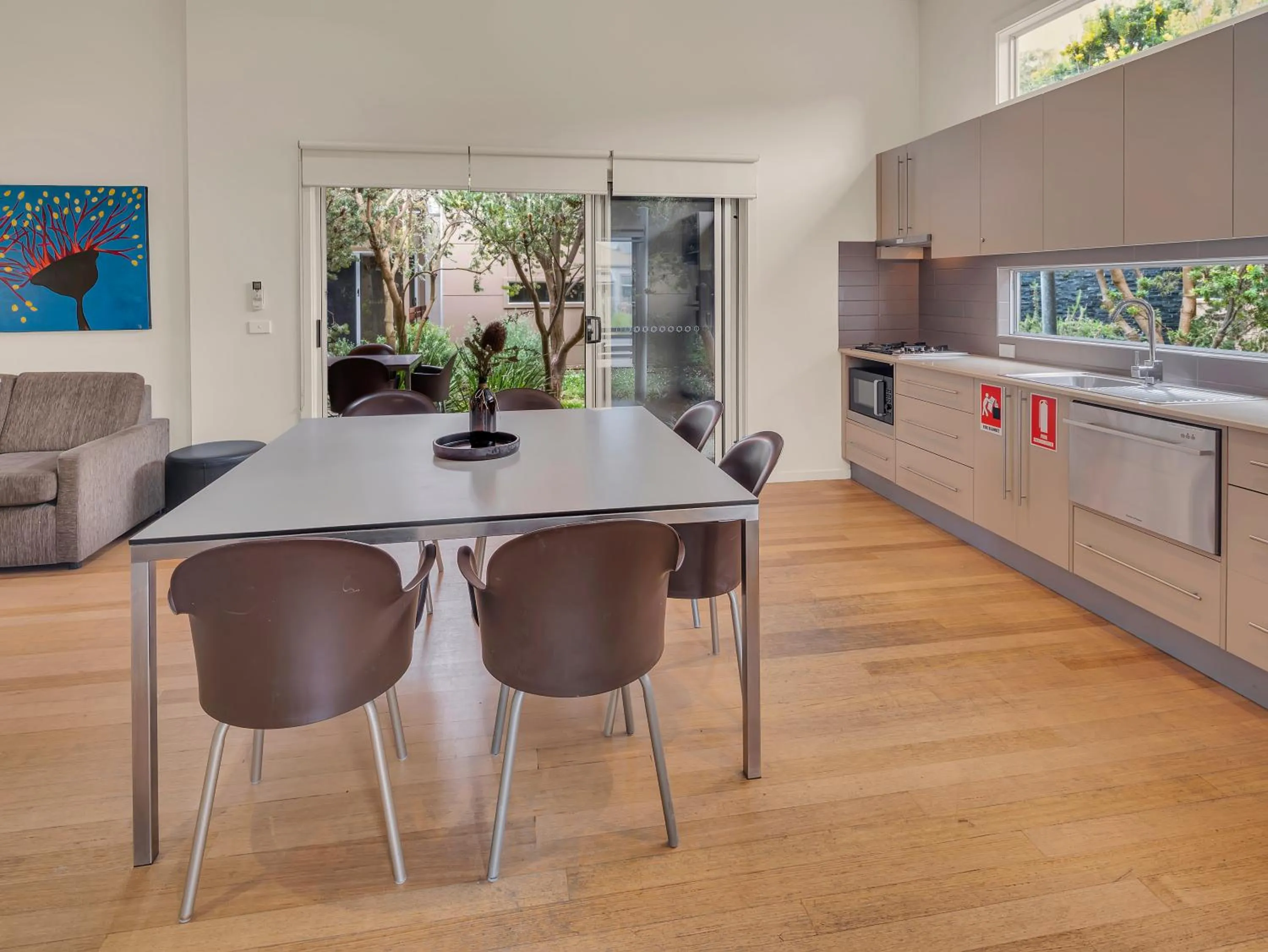 Kitchen or kitchenette in BIG4 Ingenia Holidays Queenscliff Beacon