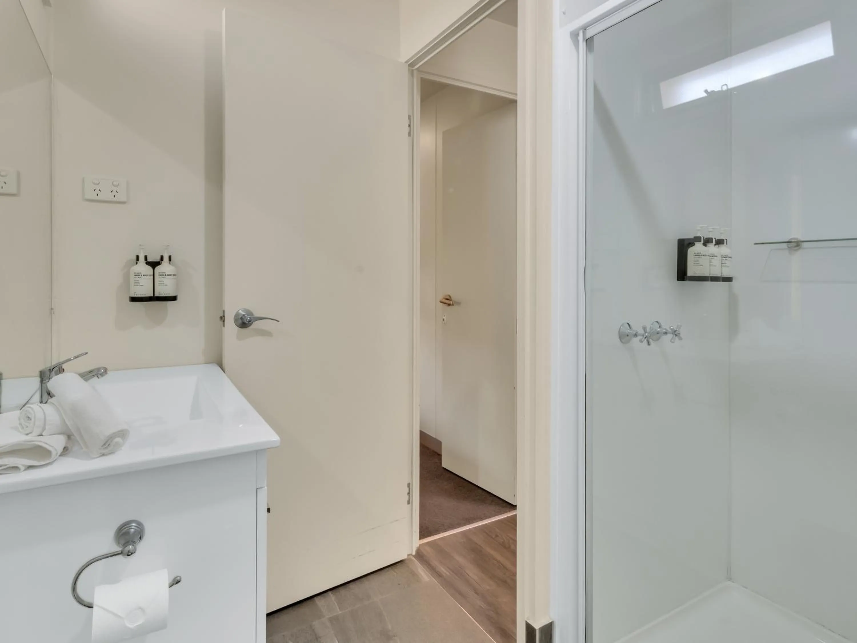 Shower in BIG4 Ingenia Holidays Queenscliff Beacon