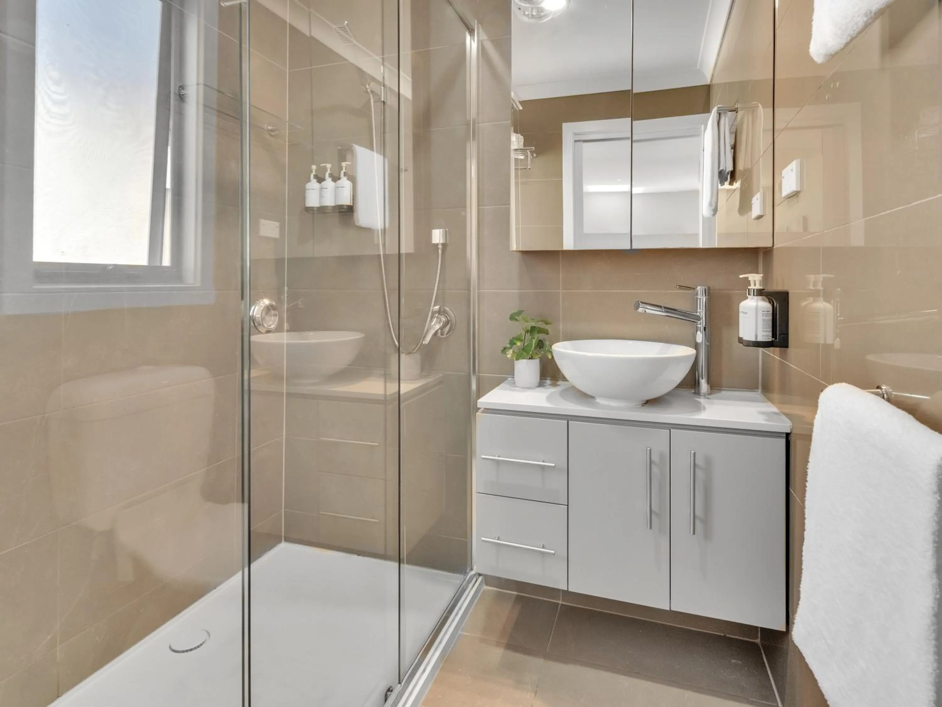 Shower in BIG4 Ingenia Holidays Queenscliff Beacon