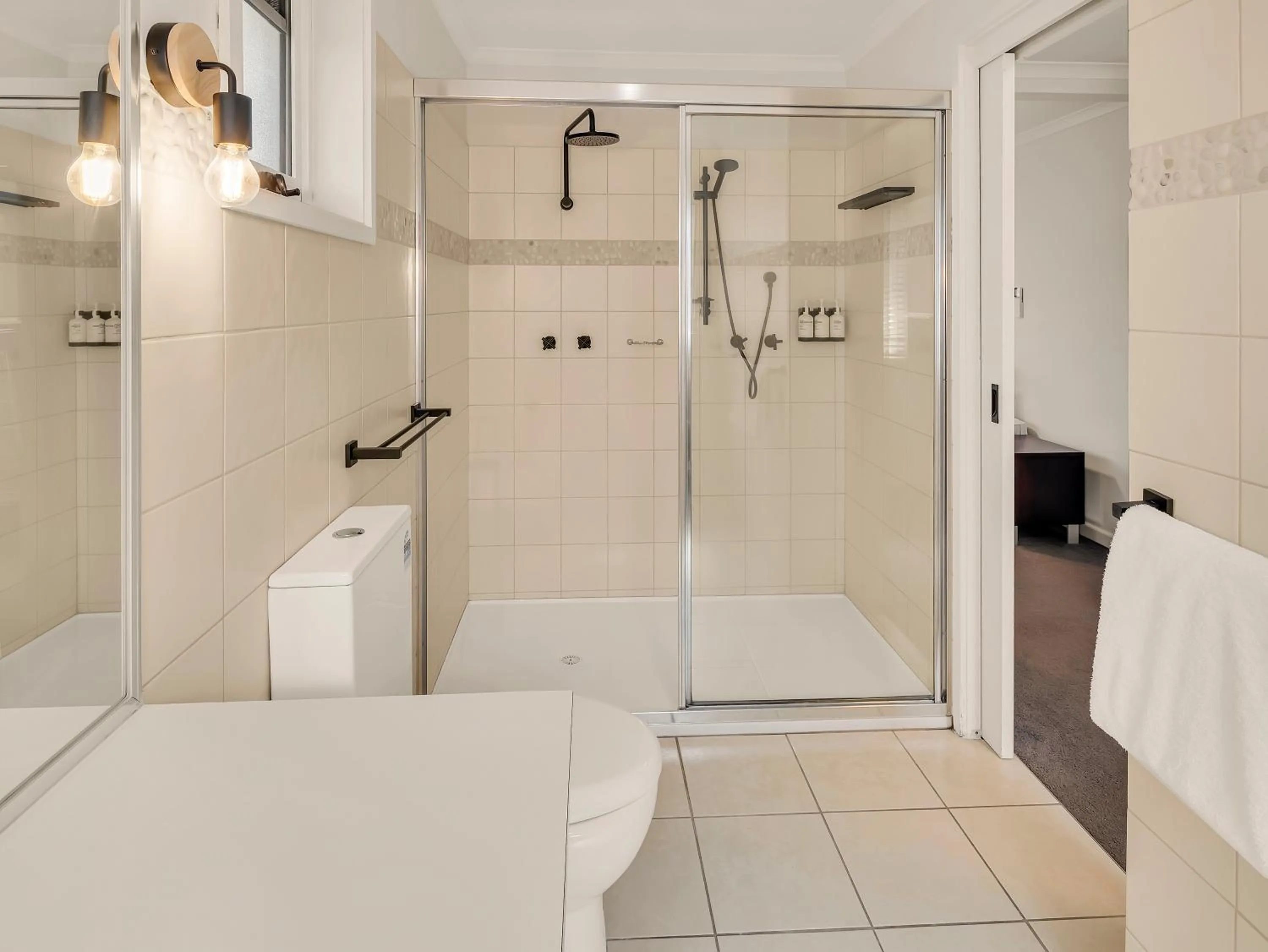 Shower in BIG4 Ingenia Holidays Queenscliff Beacon