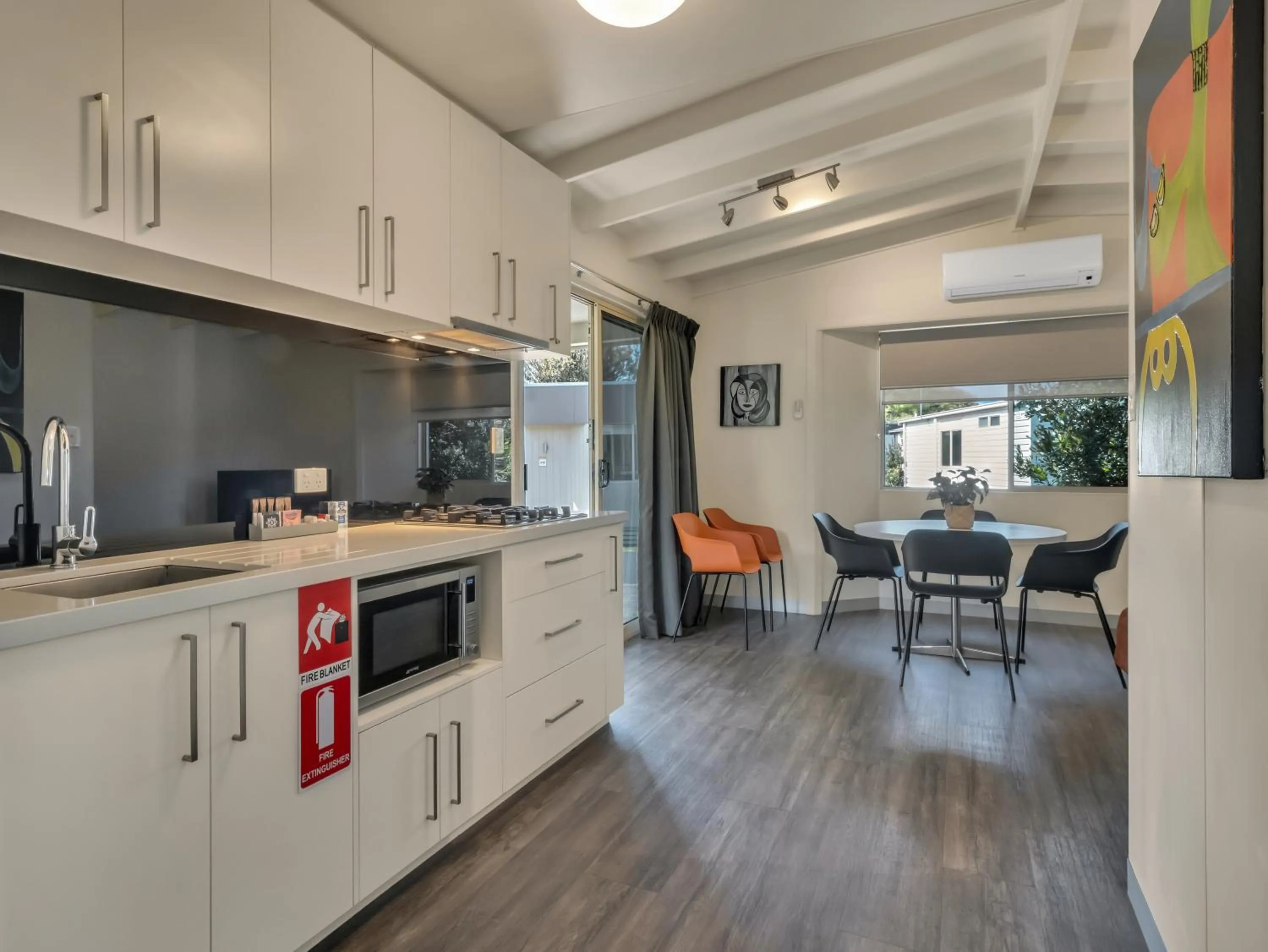 Kitchen or kitchenette in BIG4 Ingenia Holidays Queenscliff Beacon