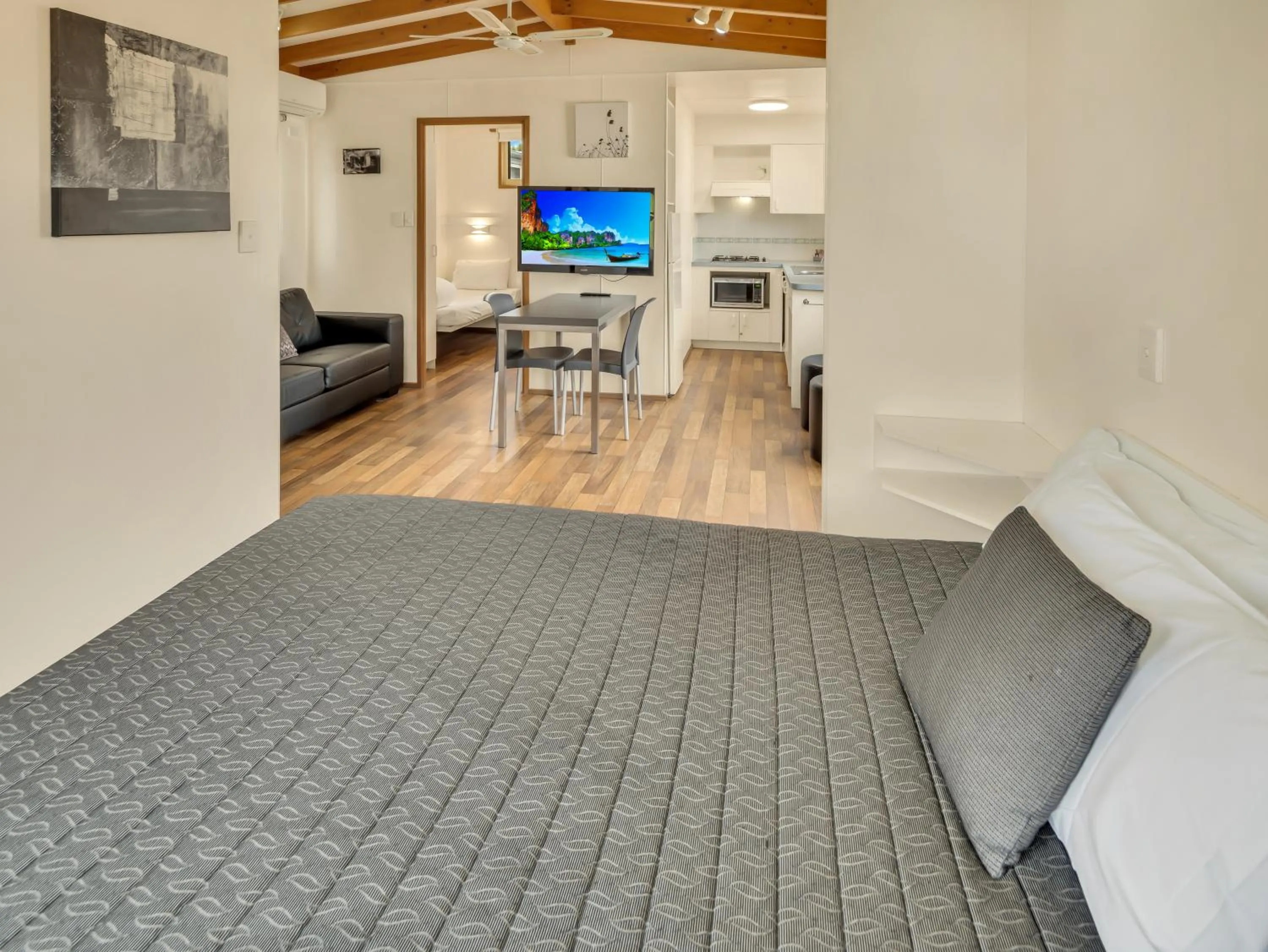 Bed in BIG4 Ingenia Holidays Queenscliff Beacon