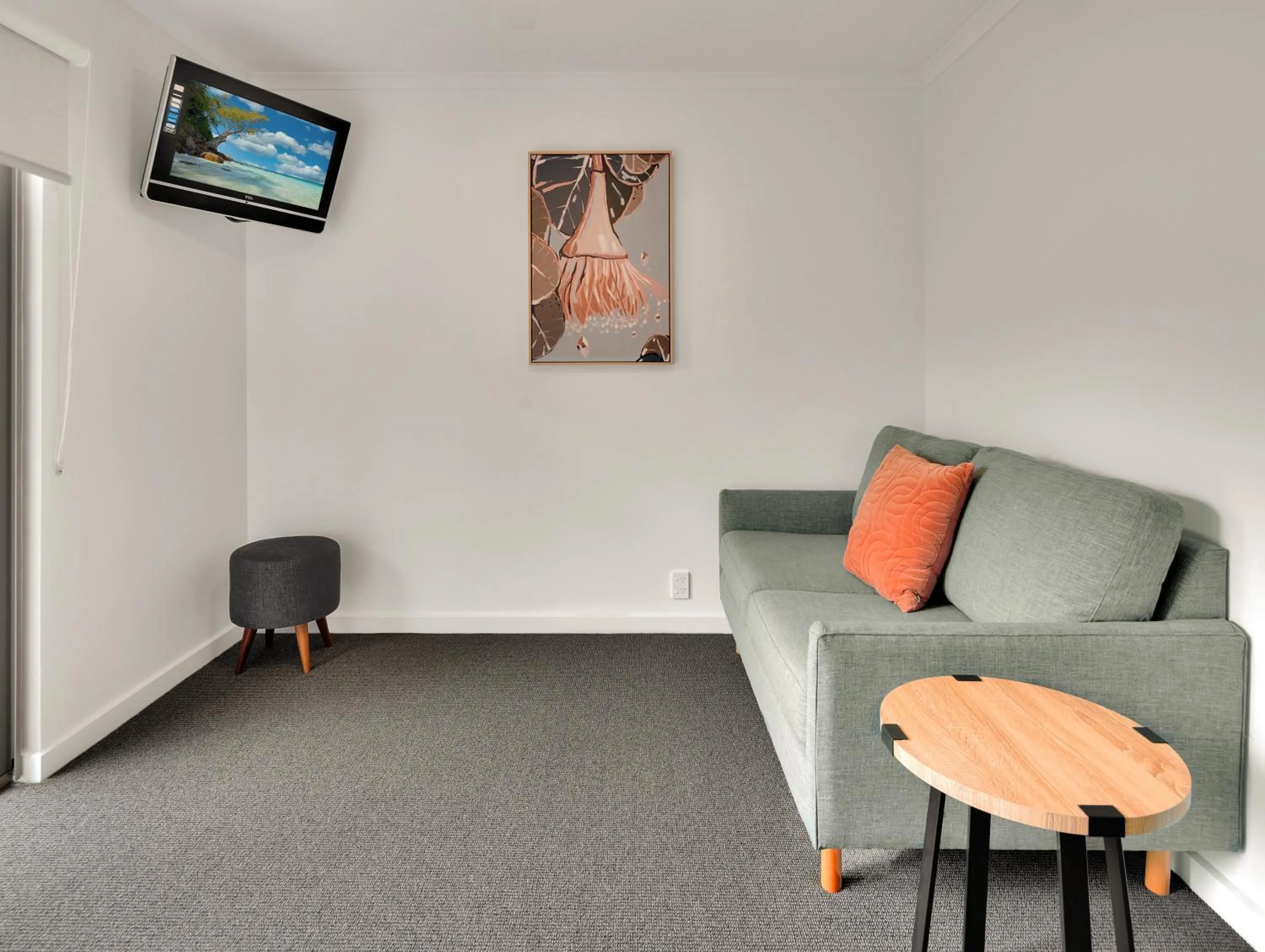 TV and multimedia in BIG4 Ingenia Holidays Queenscliff Beacon