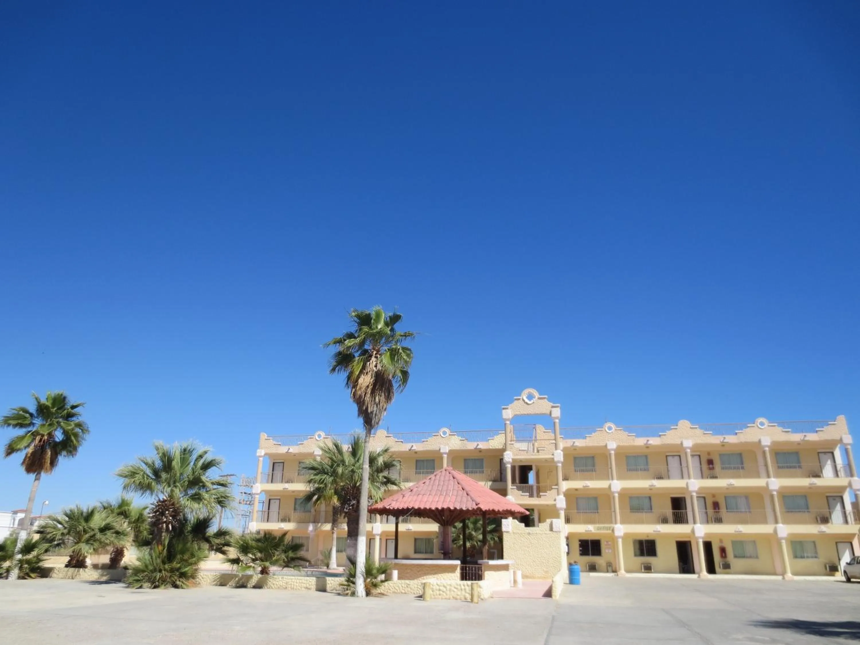 Property building in Hotel Plaza Peñasco