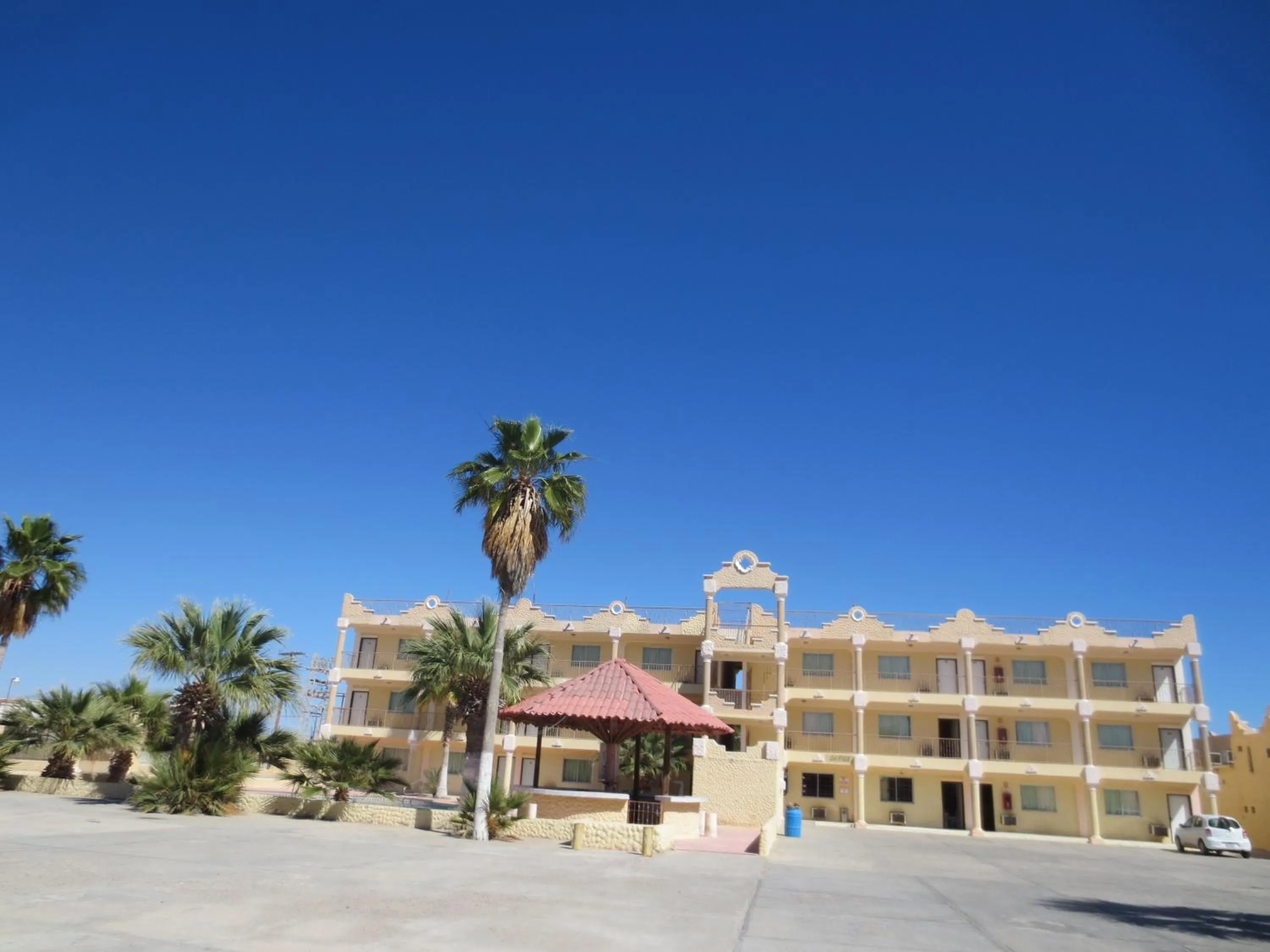 Property building in Hotel Plaza Peñasco