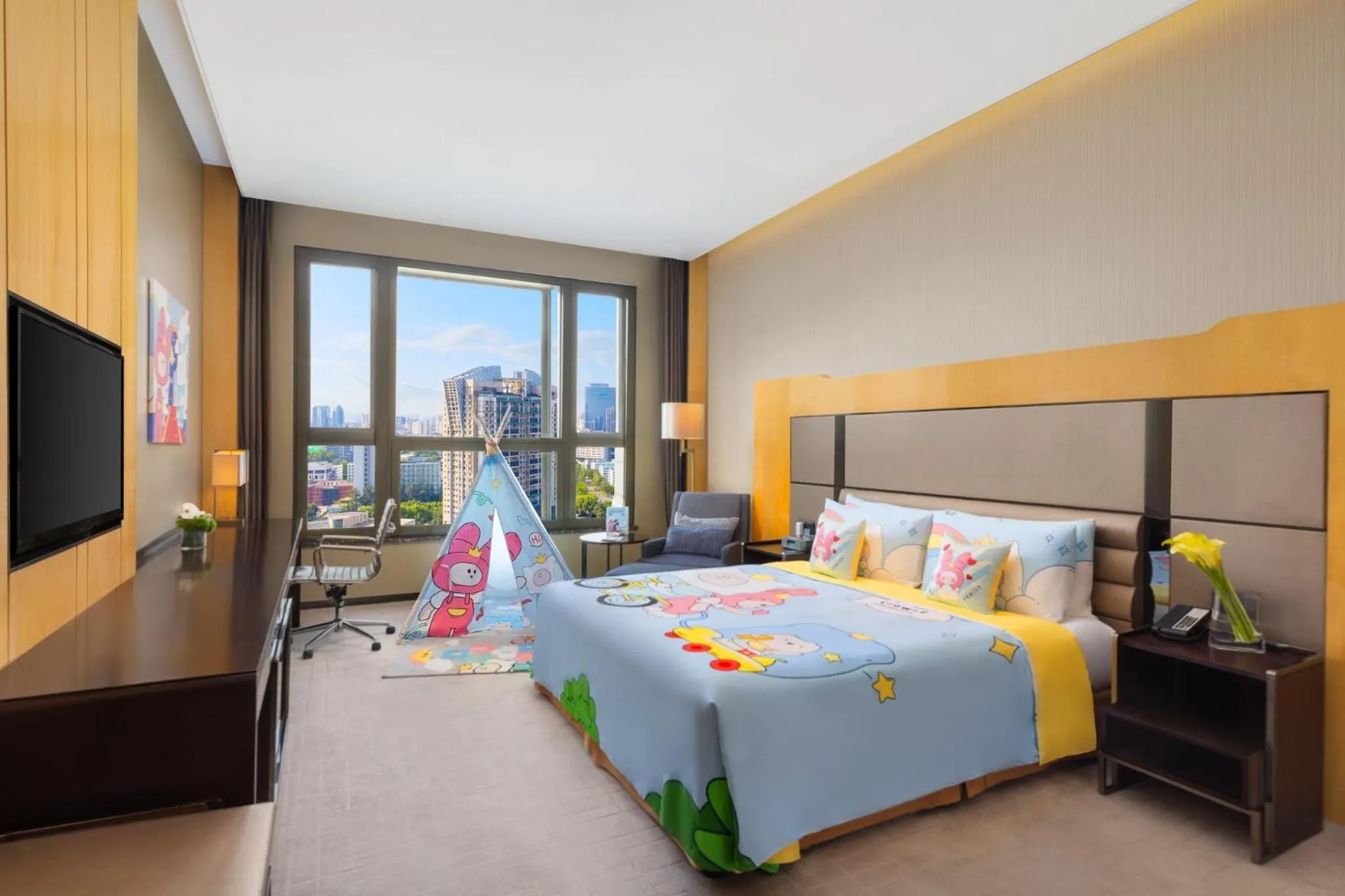 Photo of the whole room, Bed in Crowne Plaza Beijing Lido by IHG