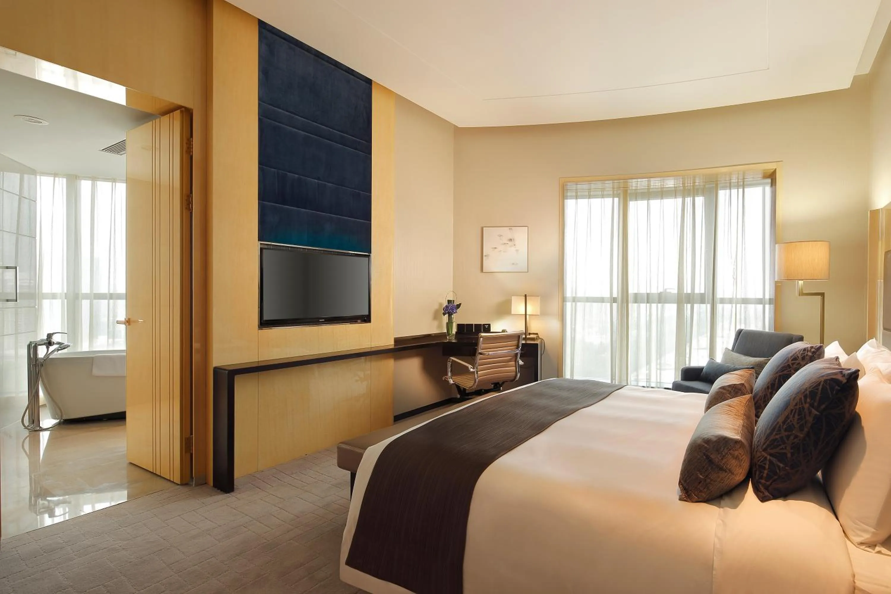 Bed in Crowne Plaza Beijing Lido by IHG