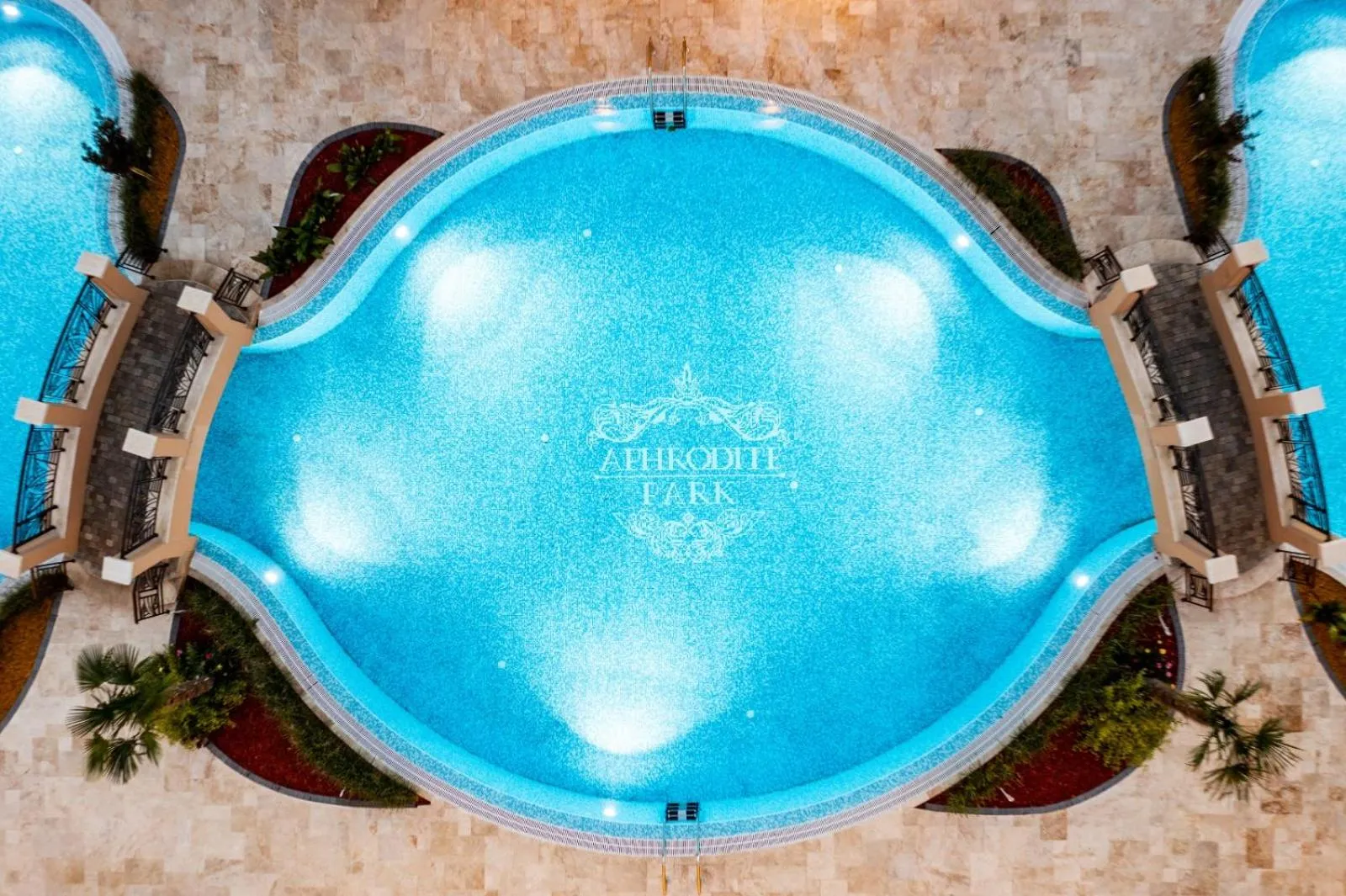 APHRODITE PARK DELUXE