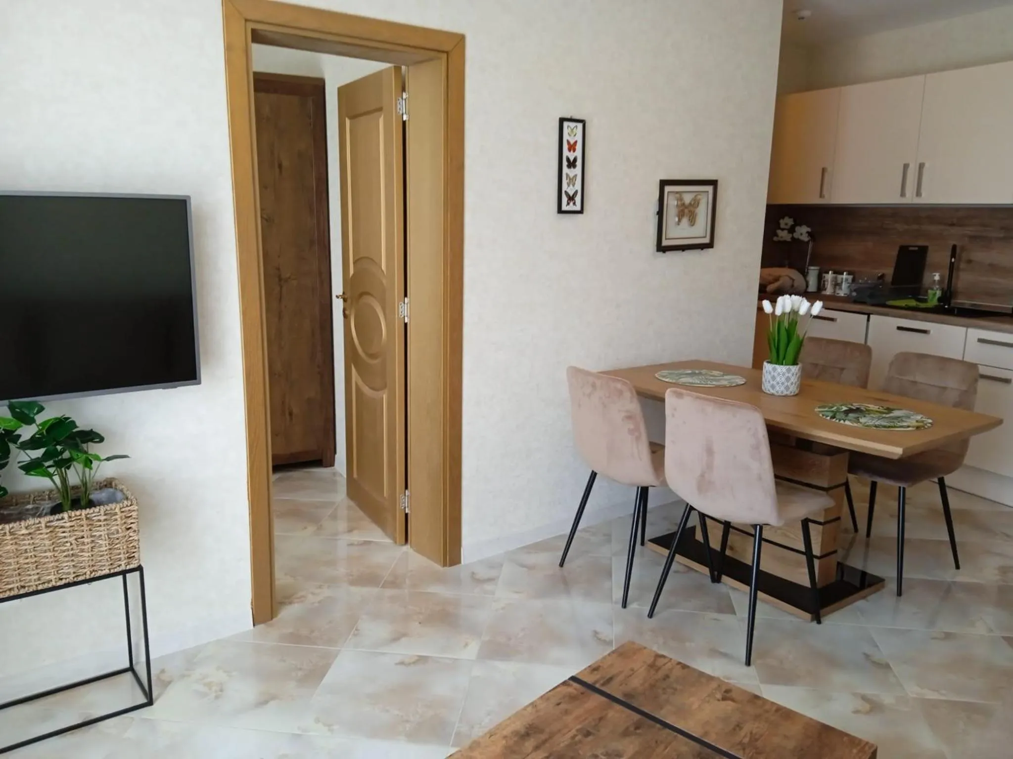 APHRODITE PARK DELUXE