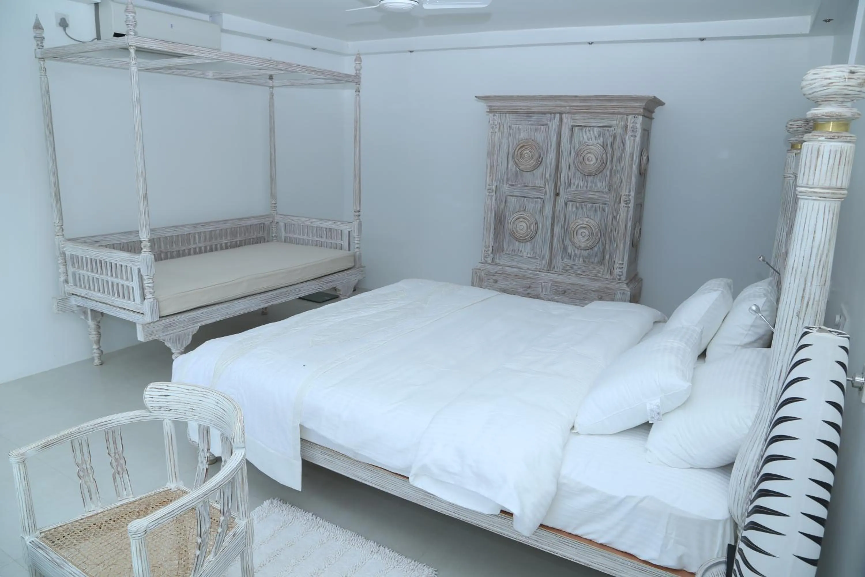 Bedroom, Bed in Sky Pavilion