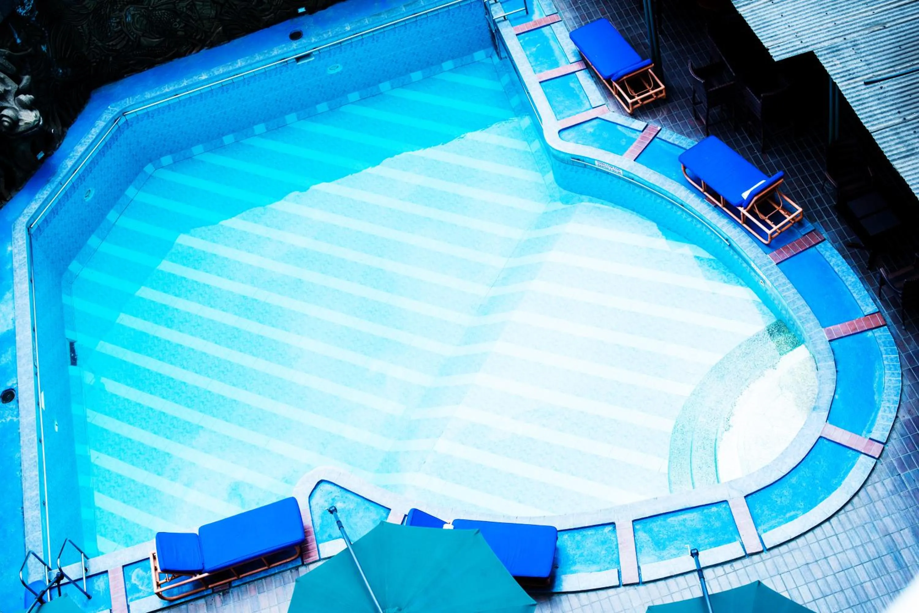 Pool view in Nairobi Safari Club by Swiss-Belhotel
