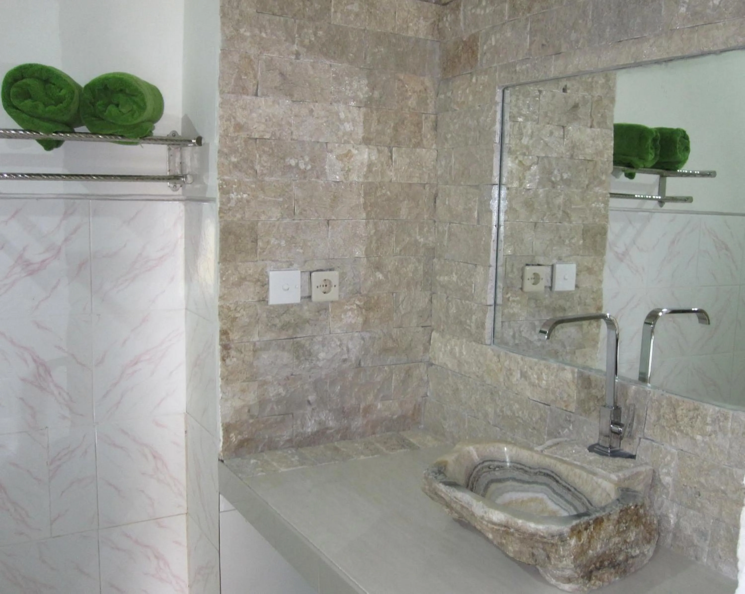 Toilet in Galang Kangin Bungalows