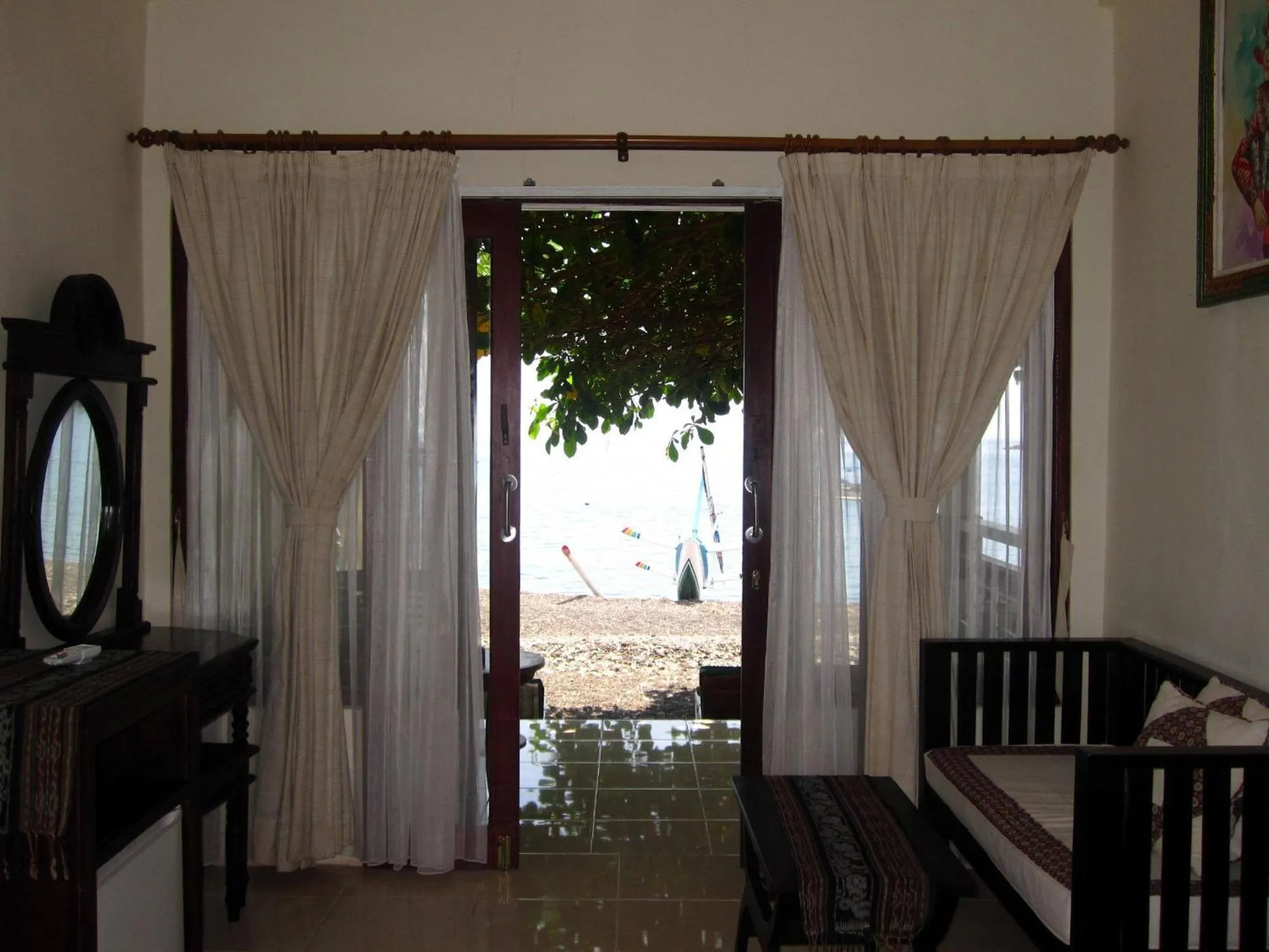 Photo of the whole room in Galang Kangin Bungalows