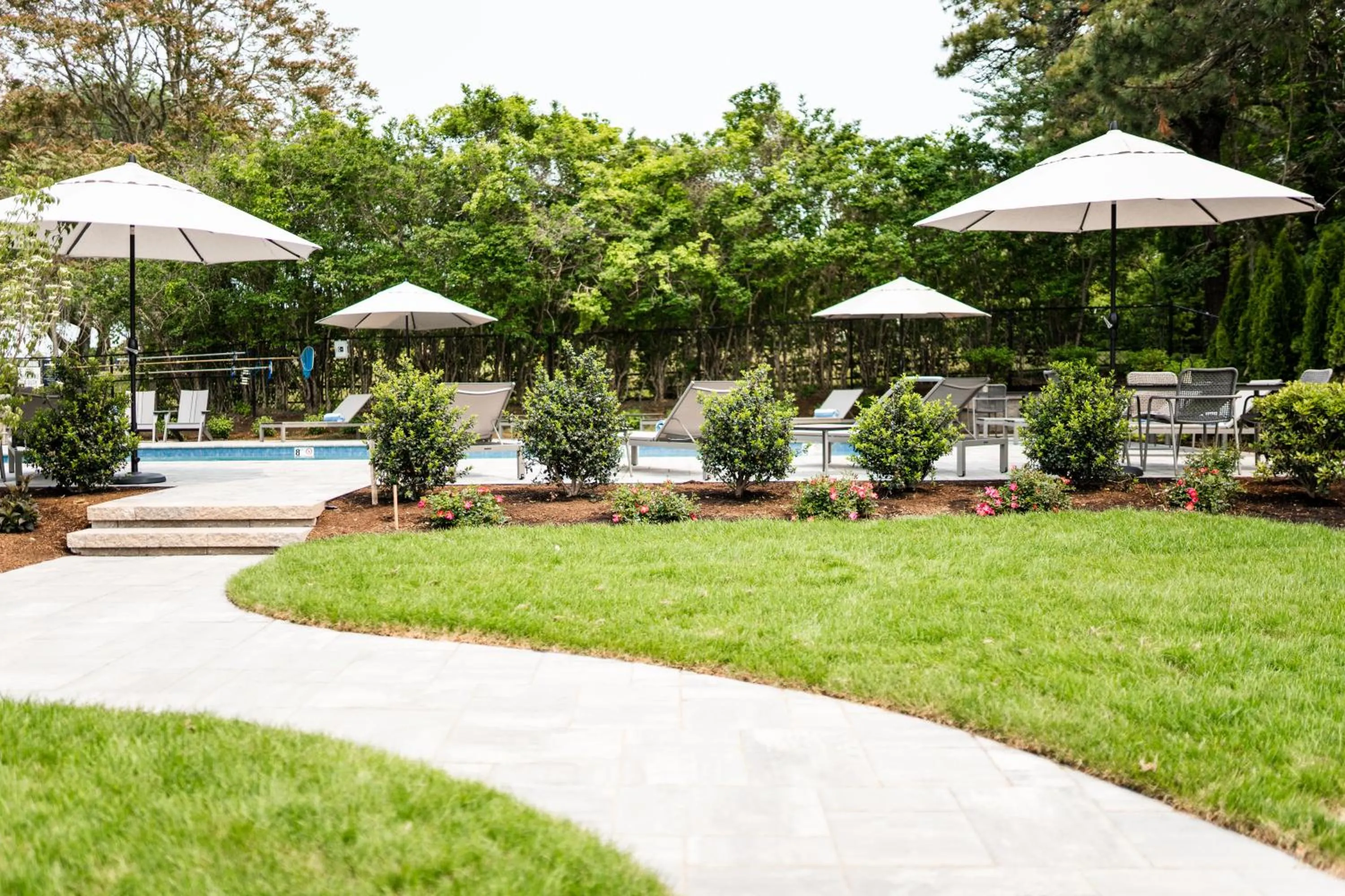 Swimming pool in Greyfinch Chatham Inn