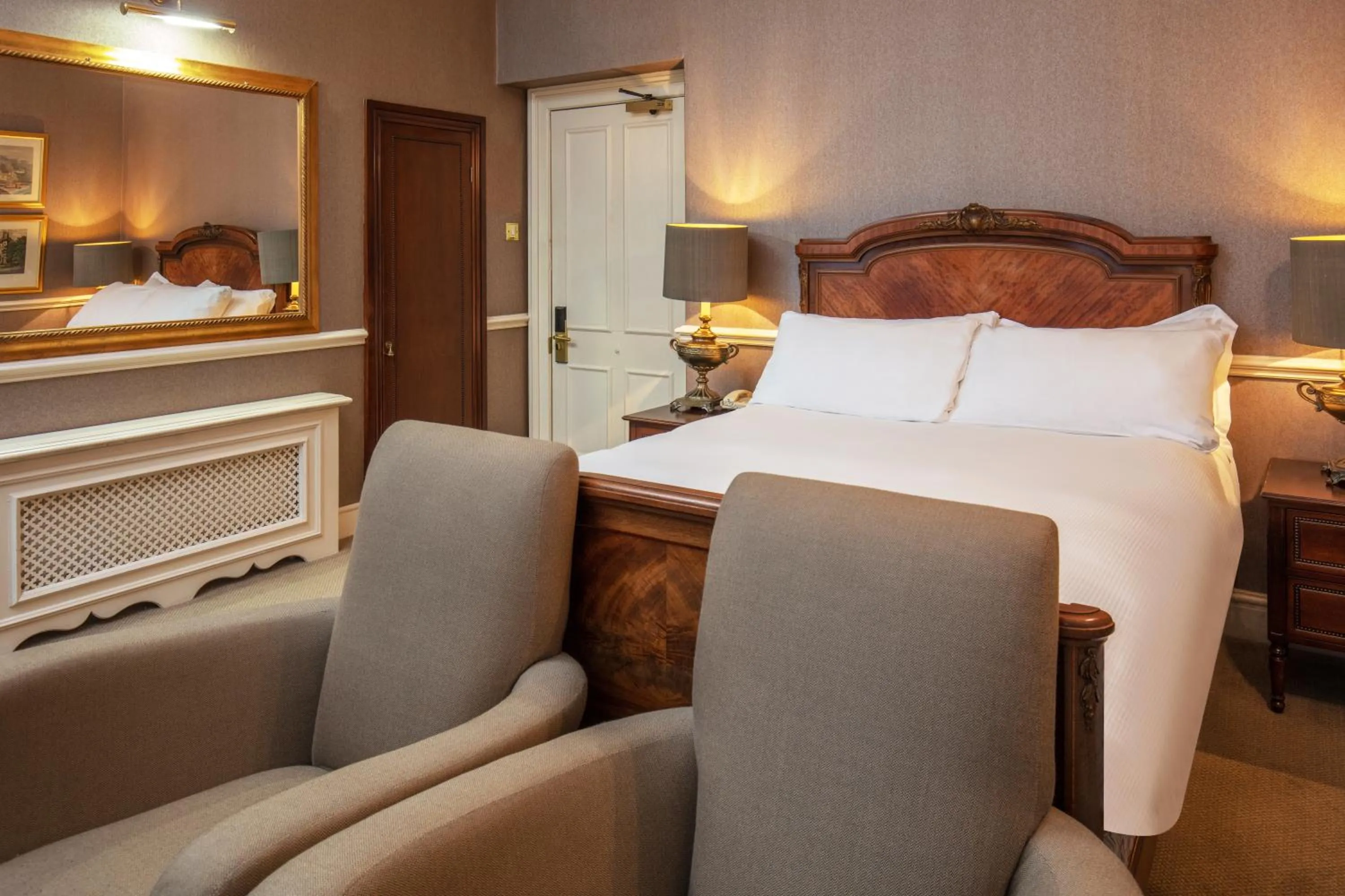 Bed in Crewe Hall Hotel & Spa - Cheshire