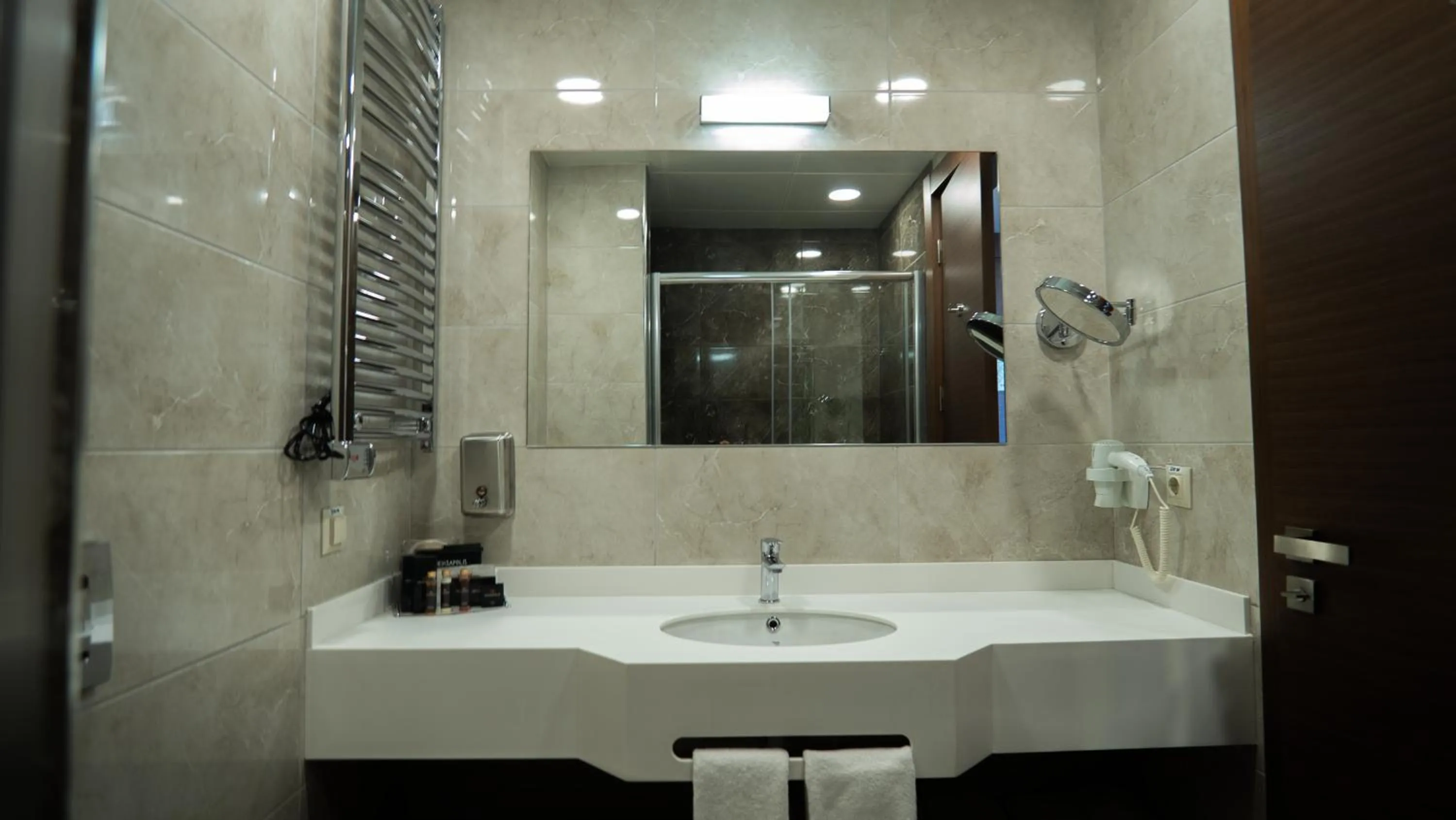 Bathroom in Motel Heksapolis