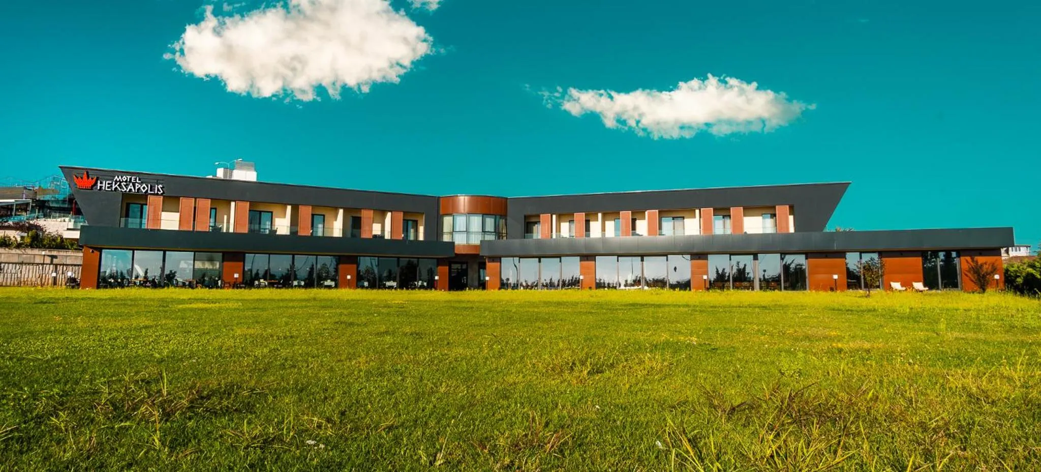 Property building in Motel Heksapolis