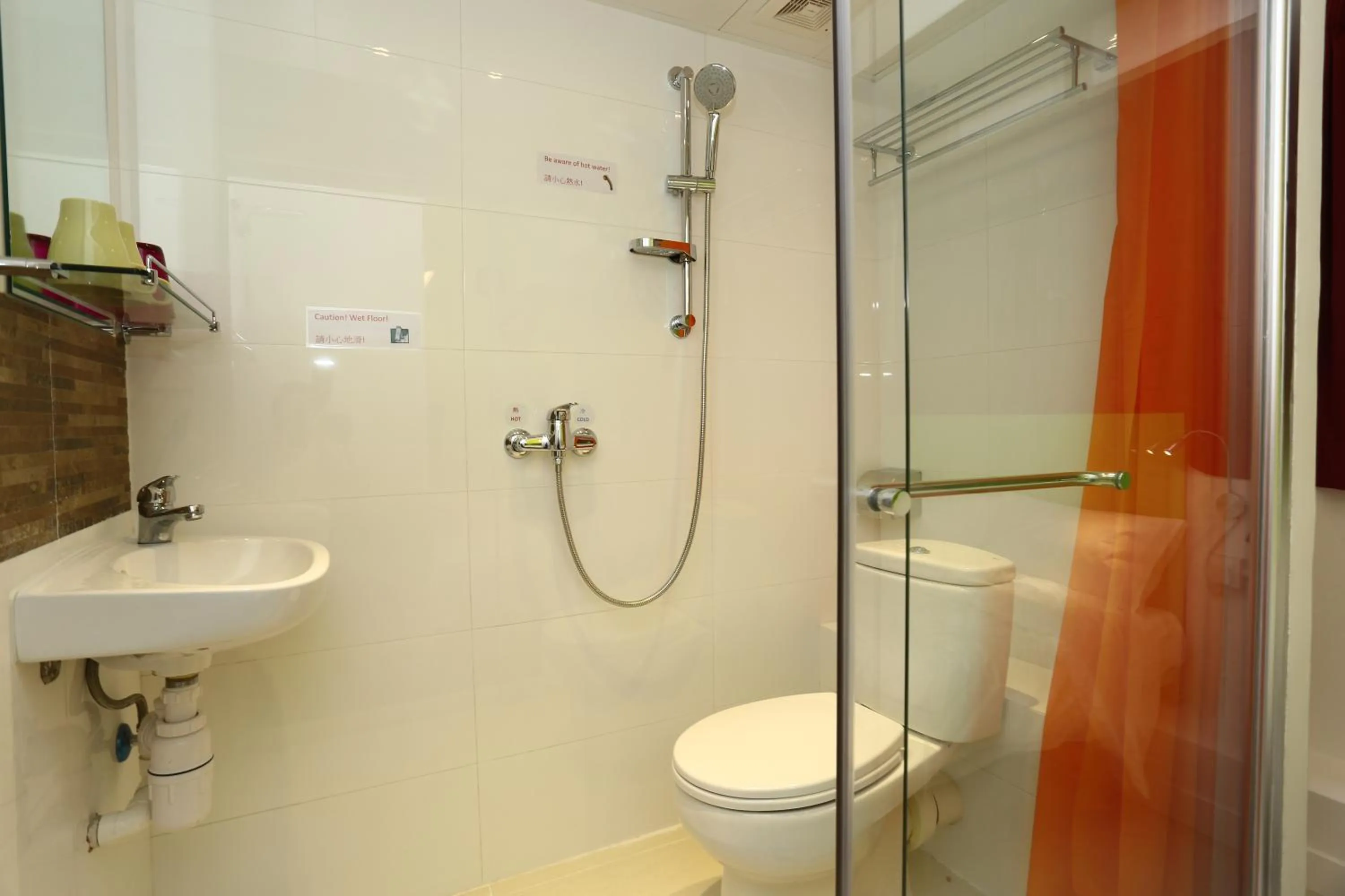 Bathroom in Super Inn