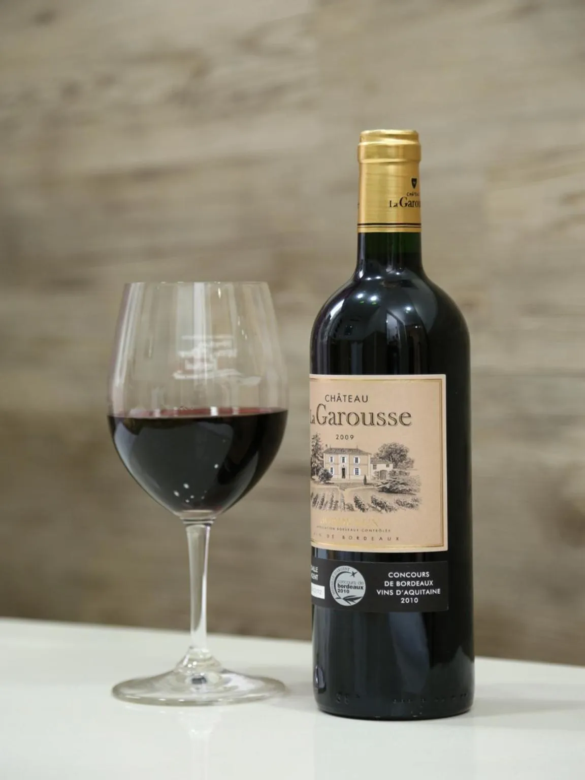 Decorative detail in Super Inn