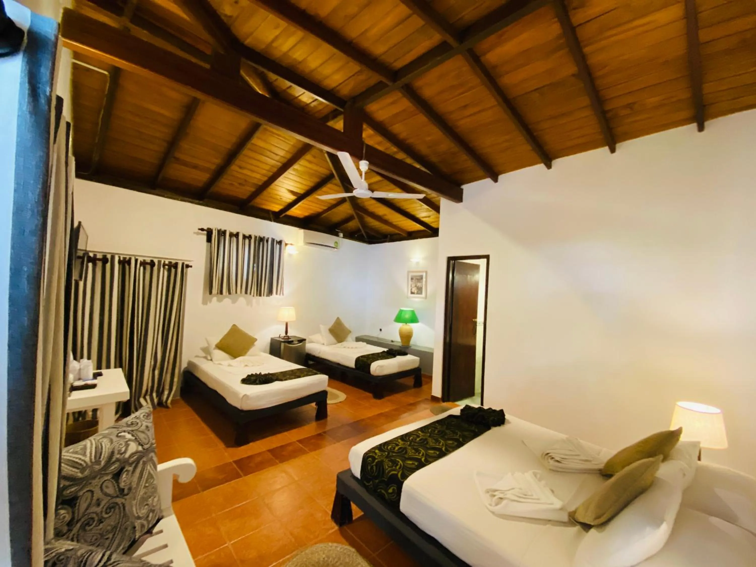 Photo of the whole room, Bed in Tartaruga Beach Unawatuna