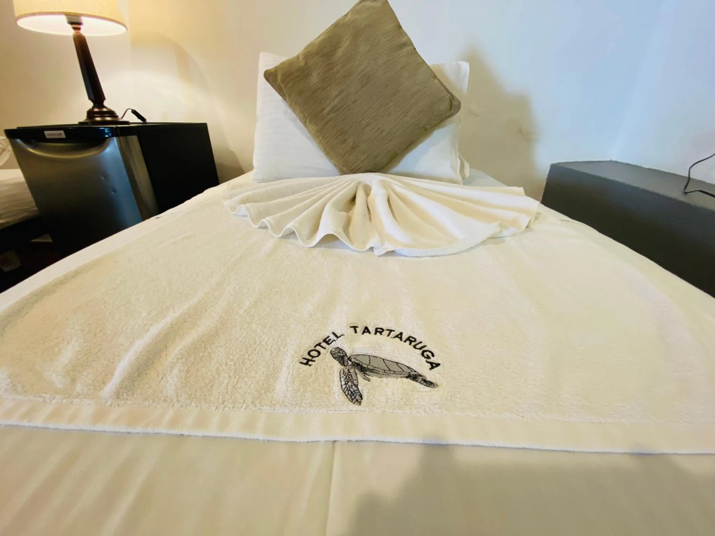 Photo of the whole room, Bed in Tartaruga Beach Unawatuna