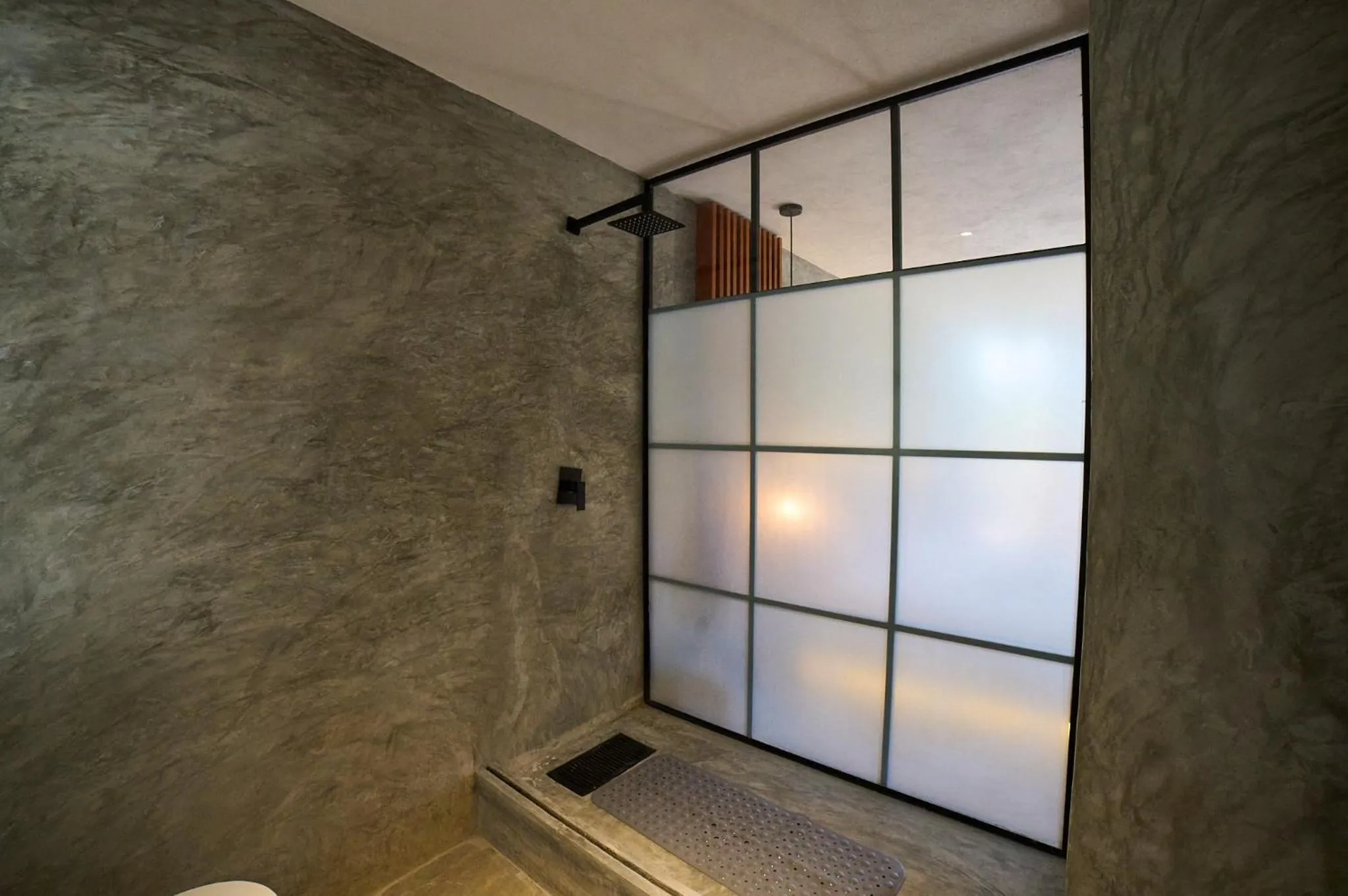 Shower in Casa del Viento by ÓOL Hotels