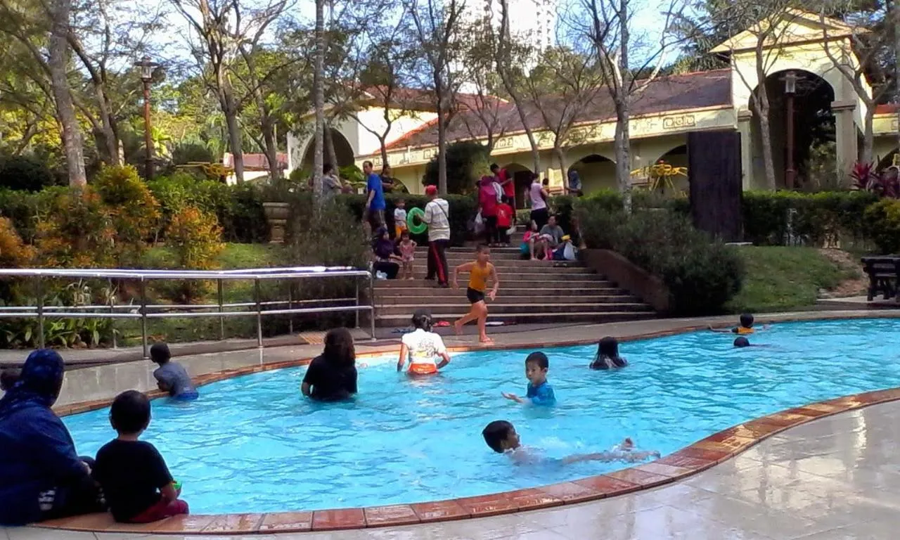 Swimming pool in Sabai Sabai Guesthouse in Bayan Lepas