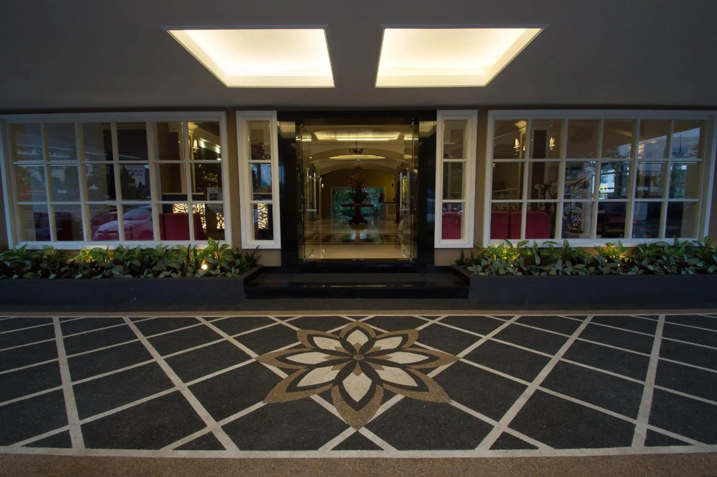 Facade/entrance in Hotel Trio Indah 2