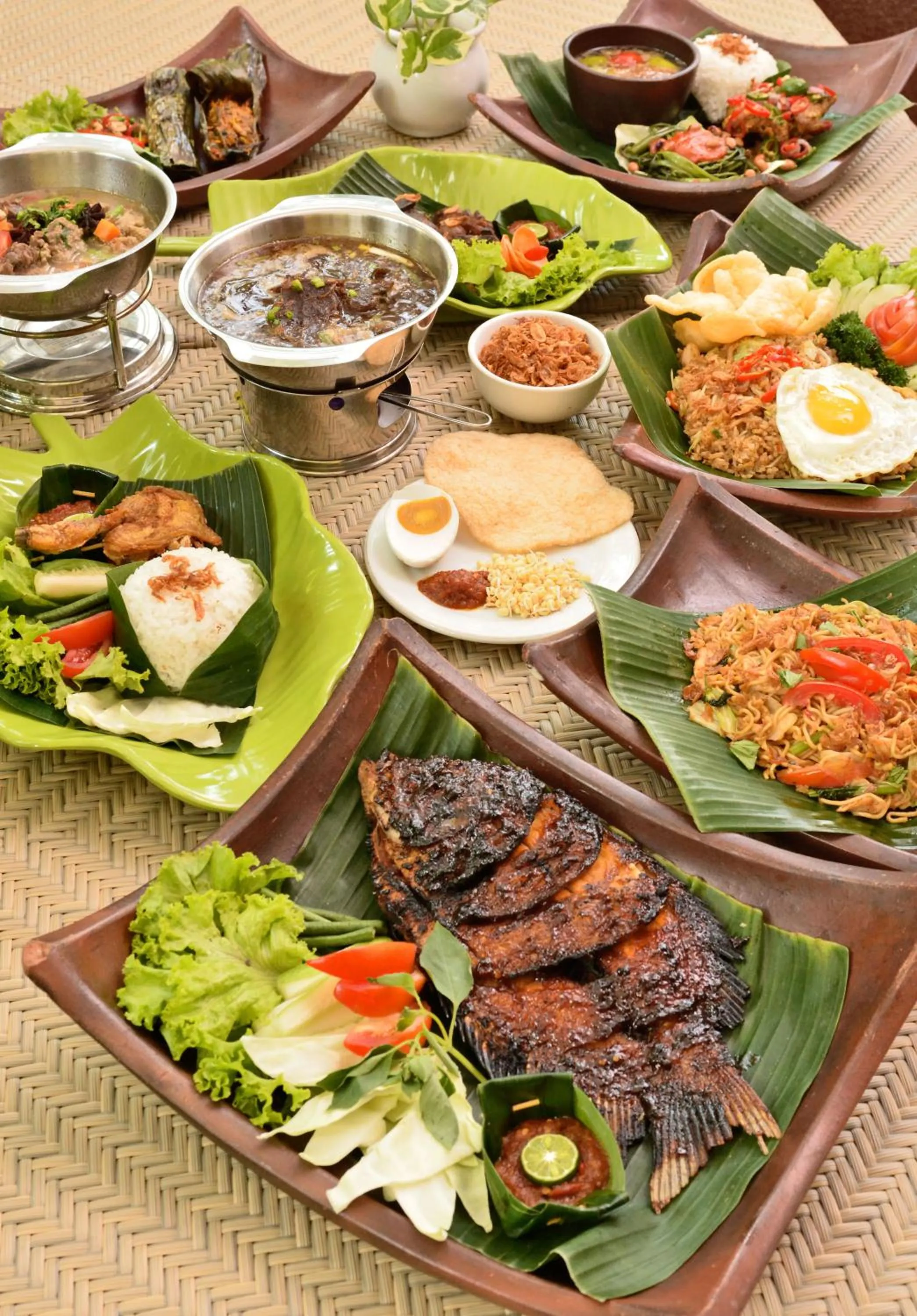 Restaurant/places to eat in Hotel Trio Indah 2