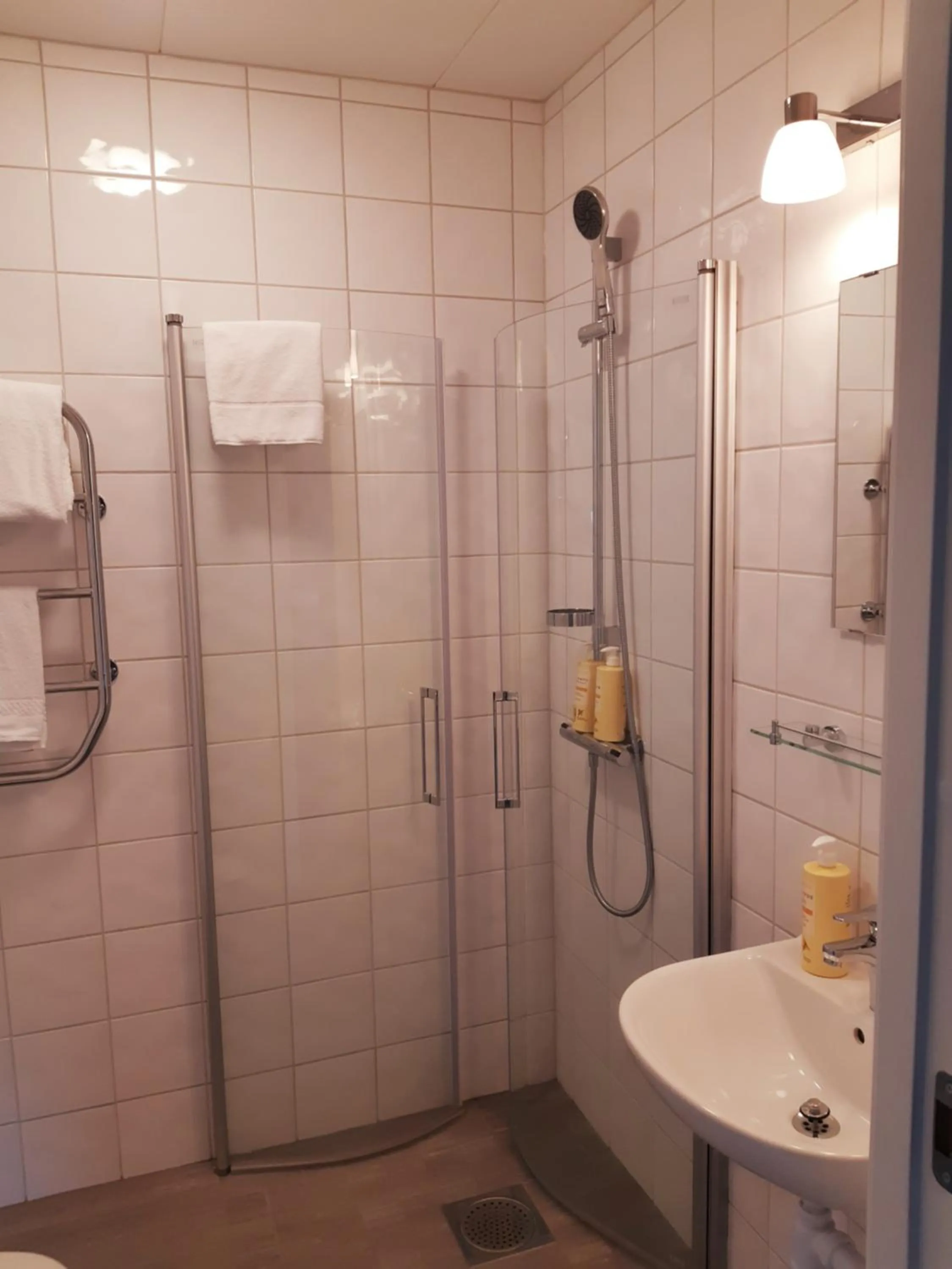 Närebo Gårdshotell & Restaurang