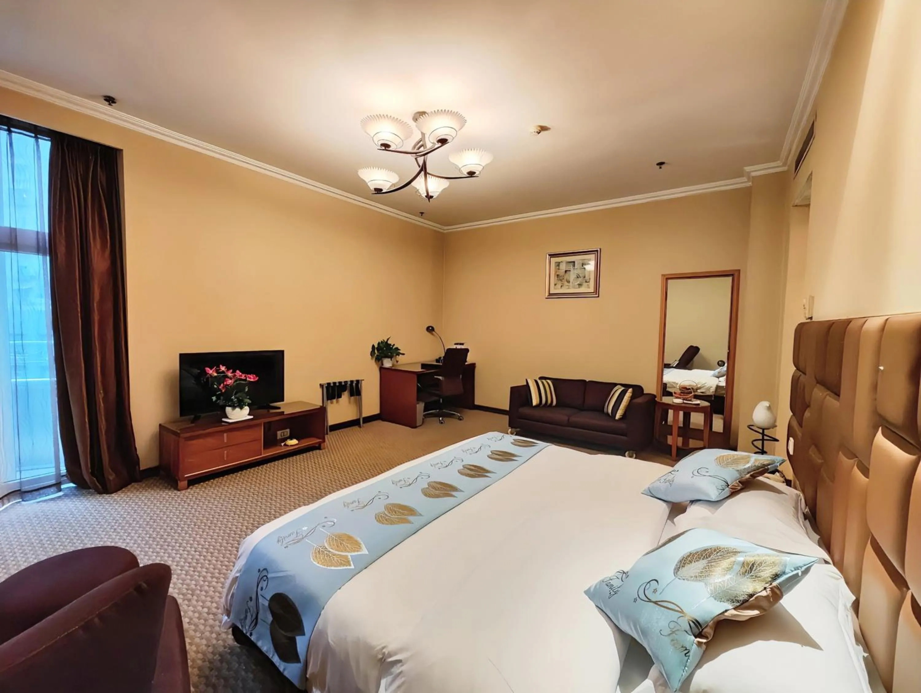 Bed in Chongqing Milky Way Hotel