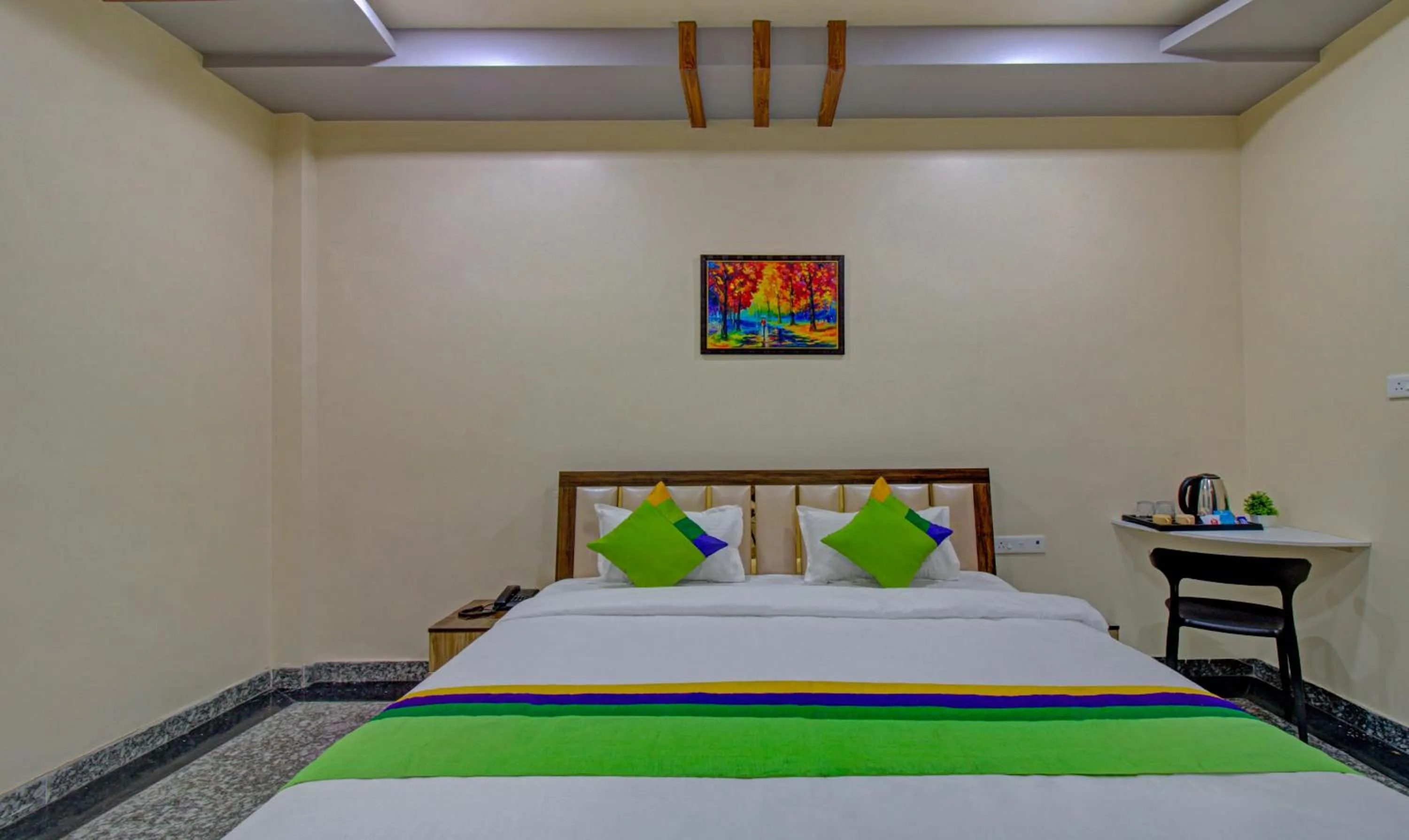 Bedroom, Bed in Treebo Royal, Chandrapur